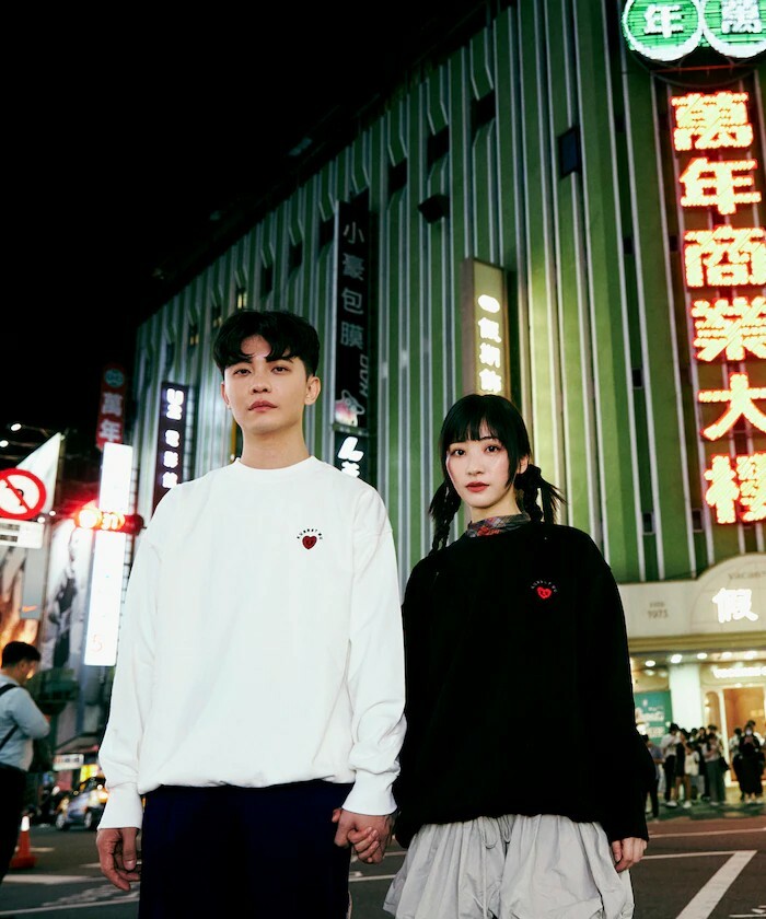 "代購" Kurt Wu 24AW 大學踢 全刺繡 打氣筒 愛心 BOY CREW SWEAT