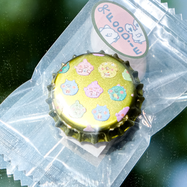 狗狗的小跳步，繪蹦砰｜瓶蓋別針｜金色恐龍滿版