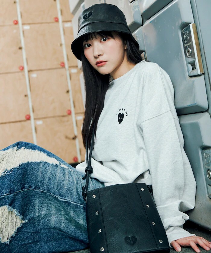 "代購" Kurt Wu 24AW PU studs 皮革小包 leather bag