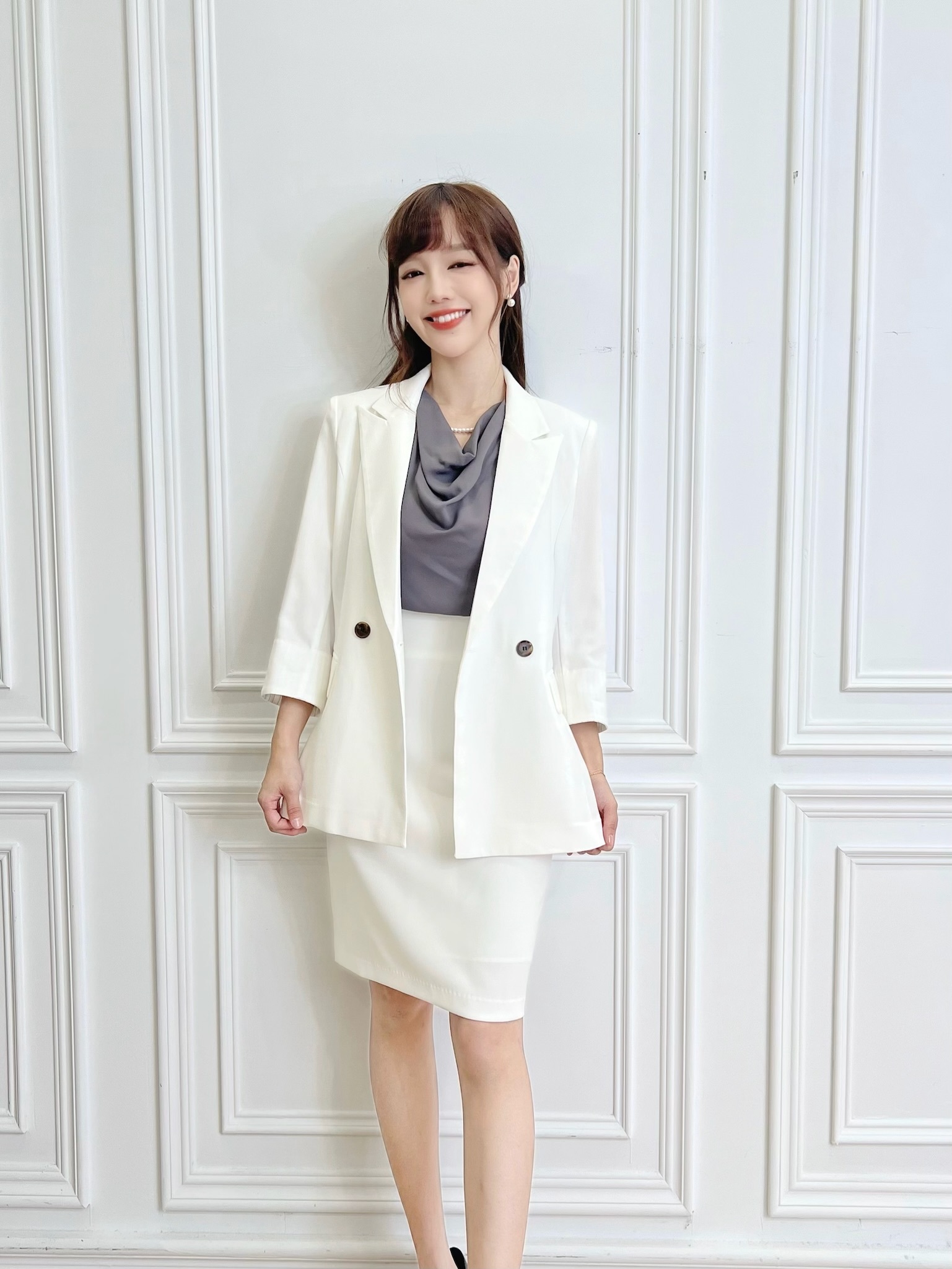 領間珍珠垂墜領背心