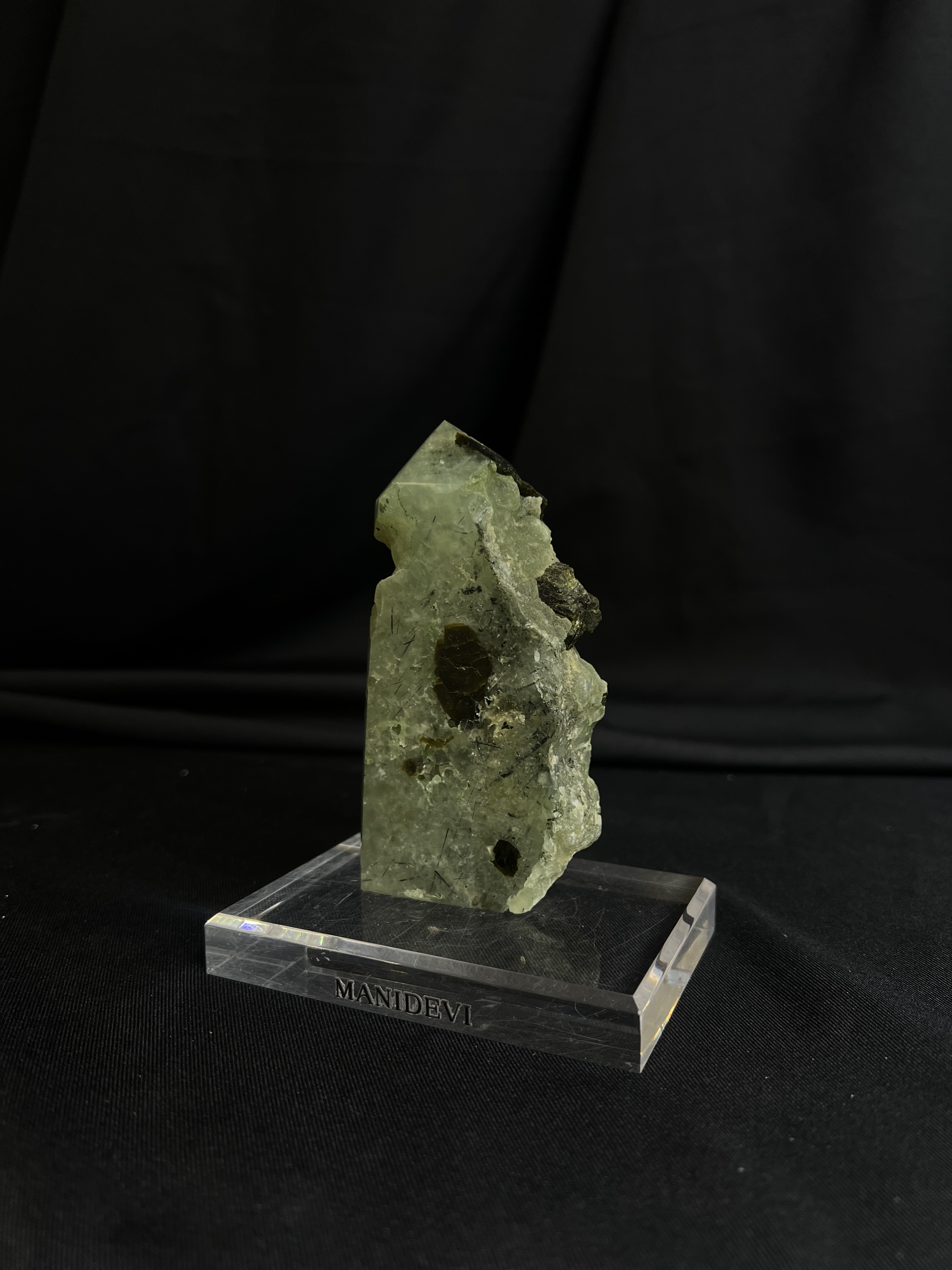 翡翠葡萄石 Prehnite