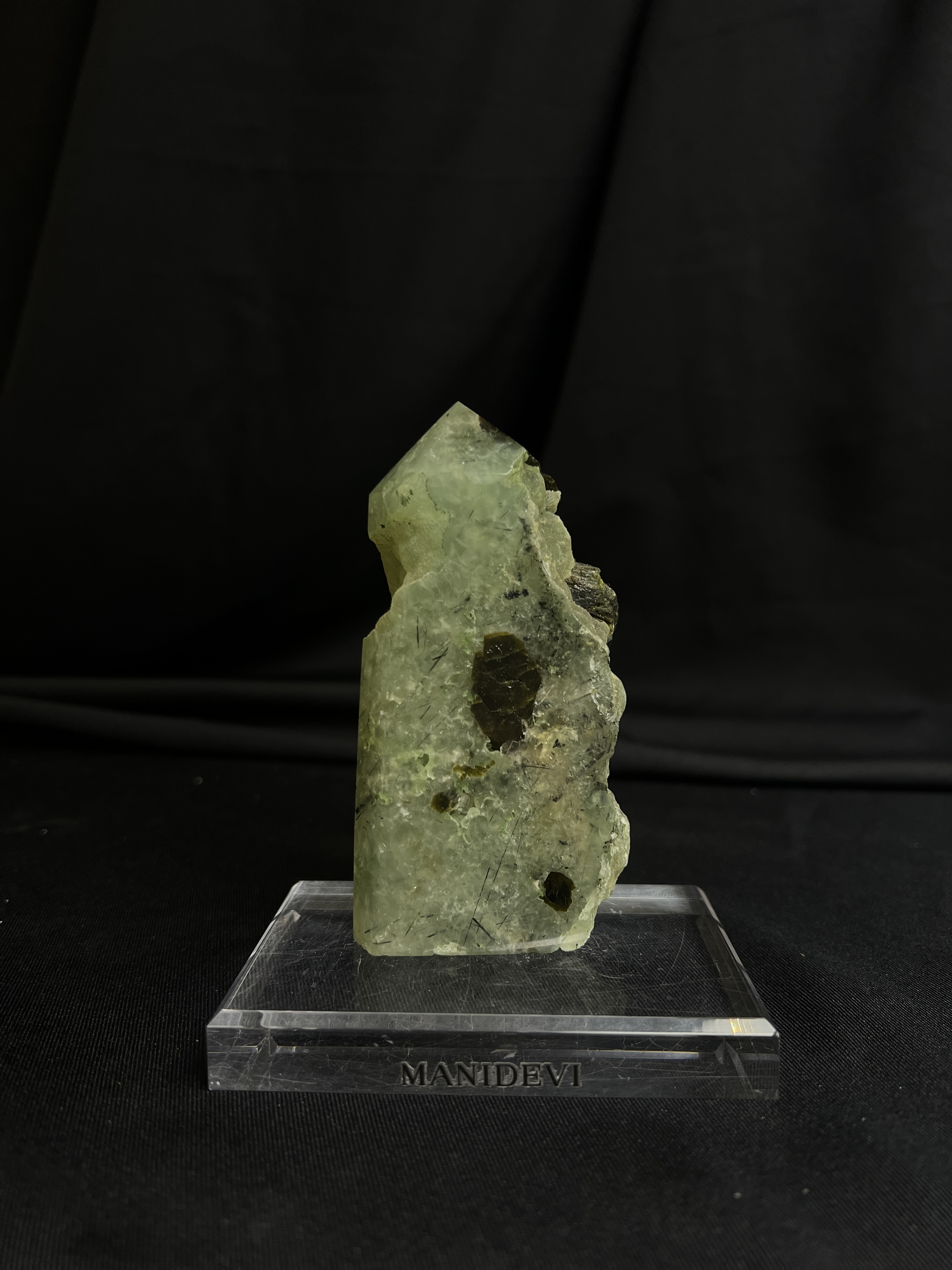 翡翠葡萄石 Prehnite