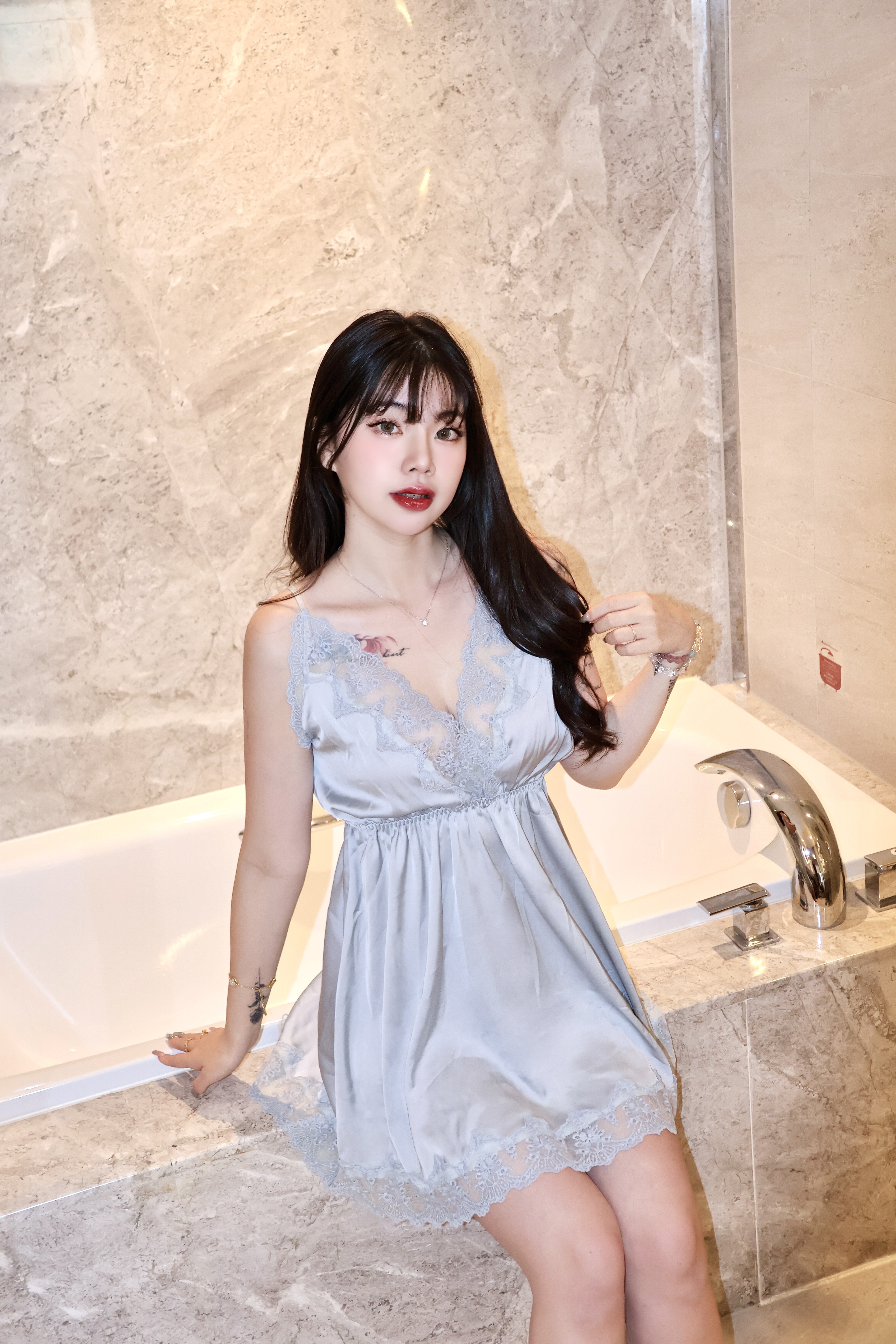 冰絲女王👸🏼緞面蕾絲洋