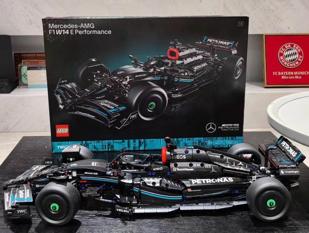 梅賽德斯-AMG F1 模型