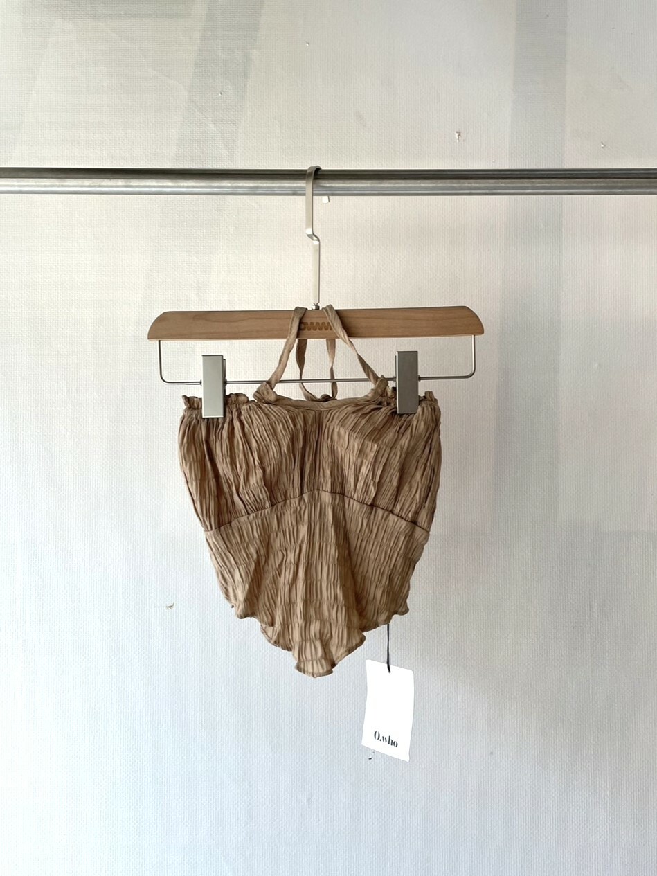 淺杏 皺皺掛脖上衣