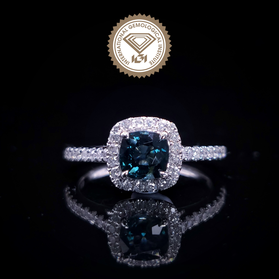 18K White Gold 0.67ct Spinel and Diamond Ring