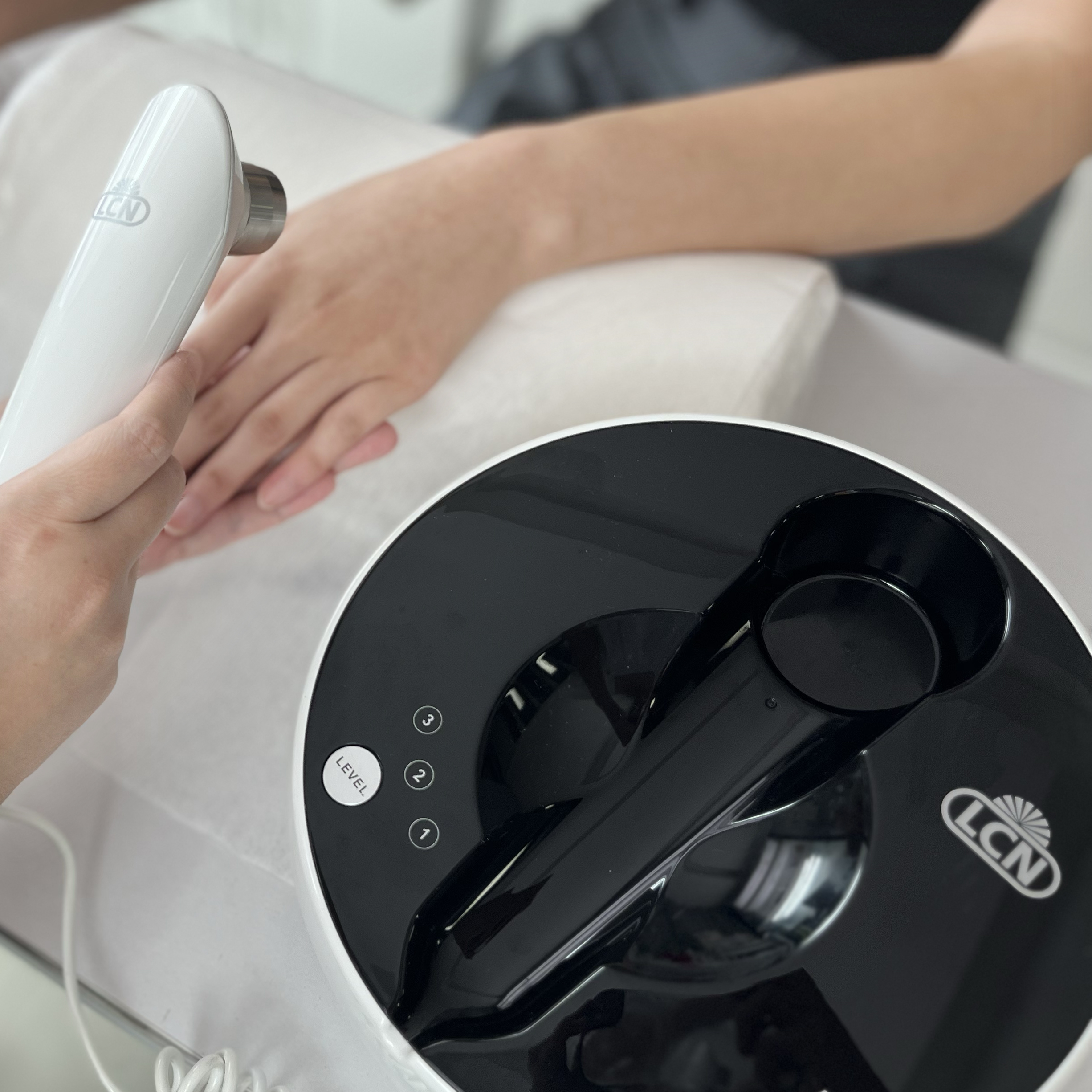 手部逆齡深層護理(RF射頻導入) 專門店療程