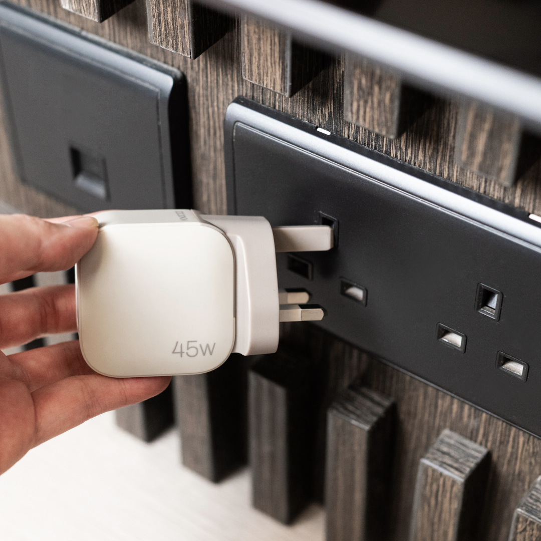 ESSENTIALS｜ 45W 2-Ports USB-C GaN Charger (UK) - Sand