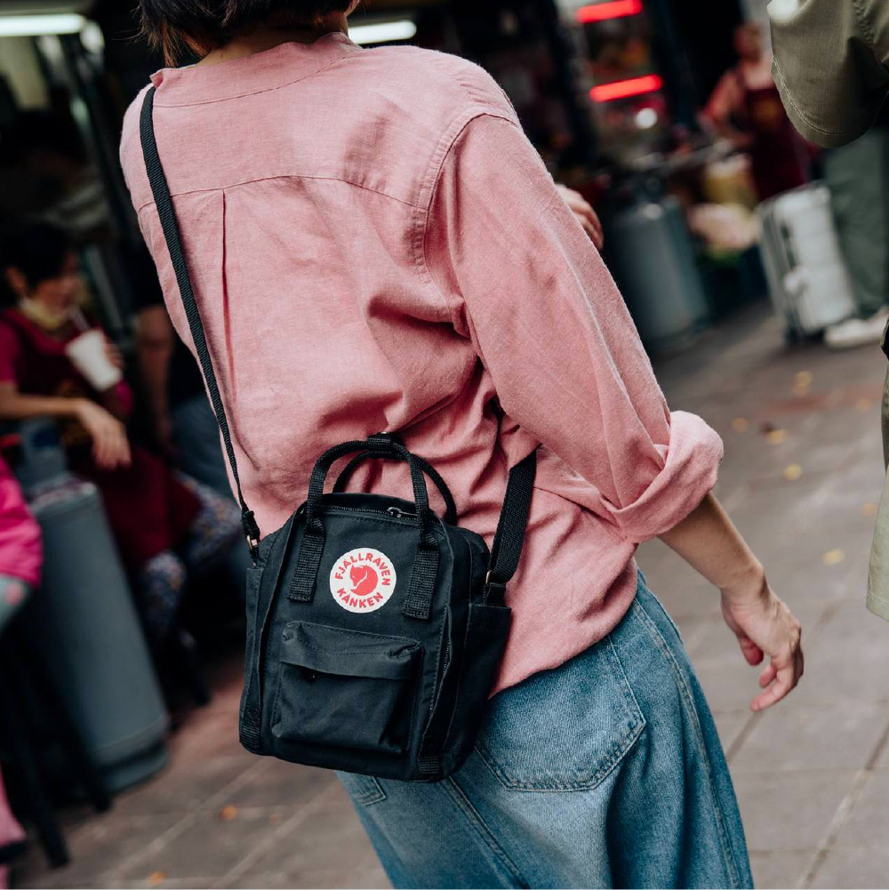Fjallraven 小狐狸 KÅNKEN SLING 2.5L 隨身包
