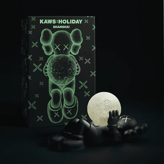 KAWS:HOLIDAYフィギュアクリーム色ver. 未使用