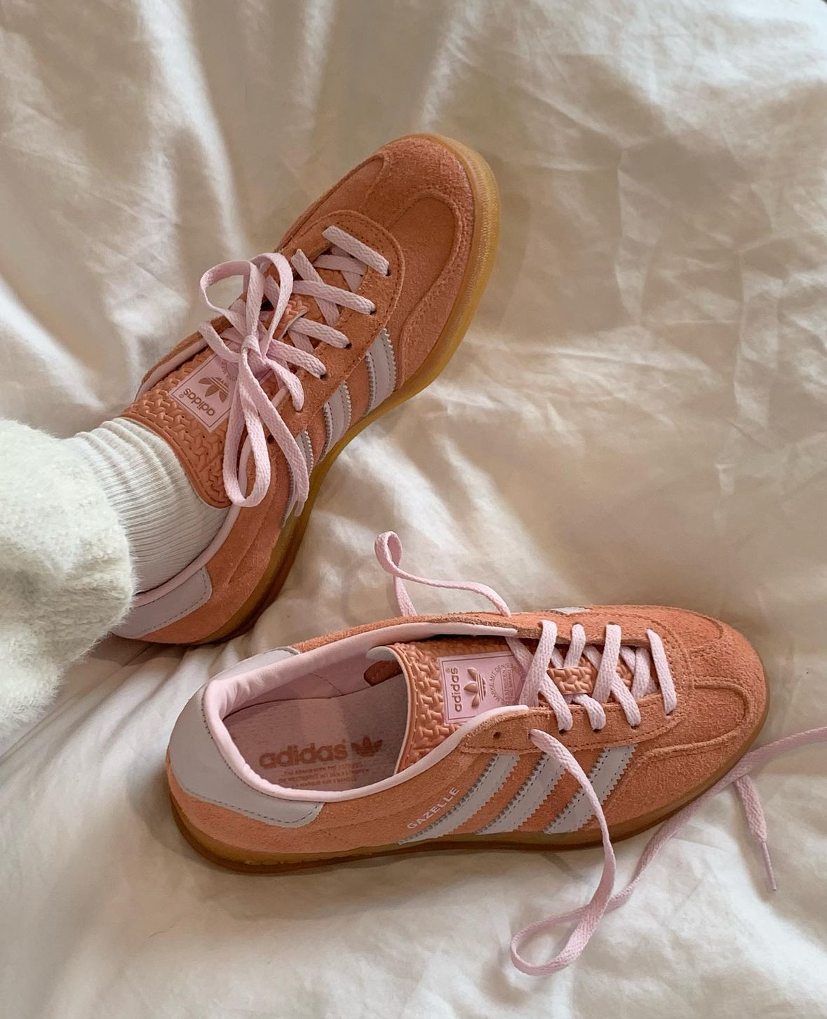 Adidas Gazelle Indoor 粉橘色 橘子汽水 麂皮 女鞋 低筒 復古 三葉草 愛迪達 休閒鞋 德訓鞋 IE2946/預購