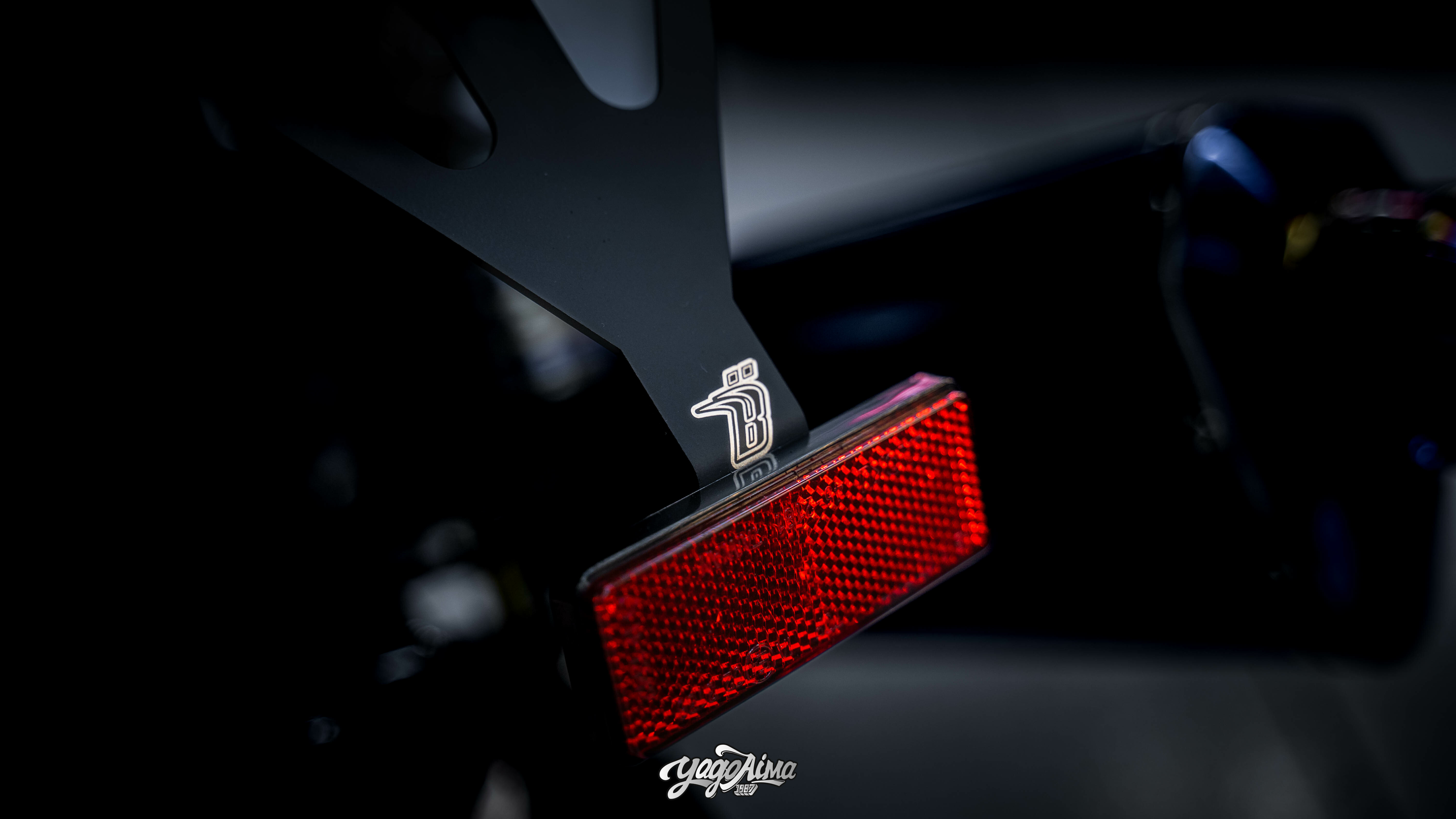 巴風特 正碳纖維JETSL短牌架