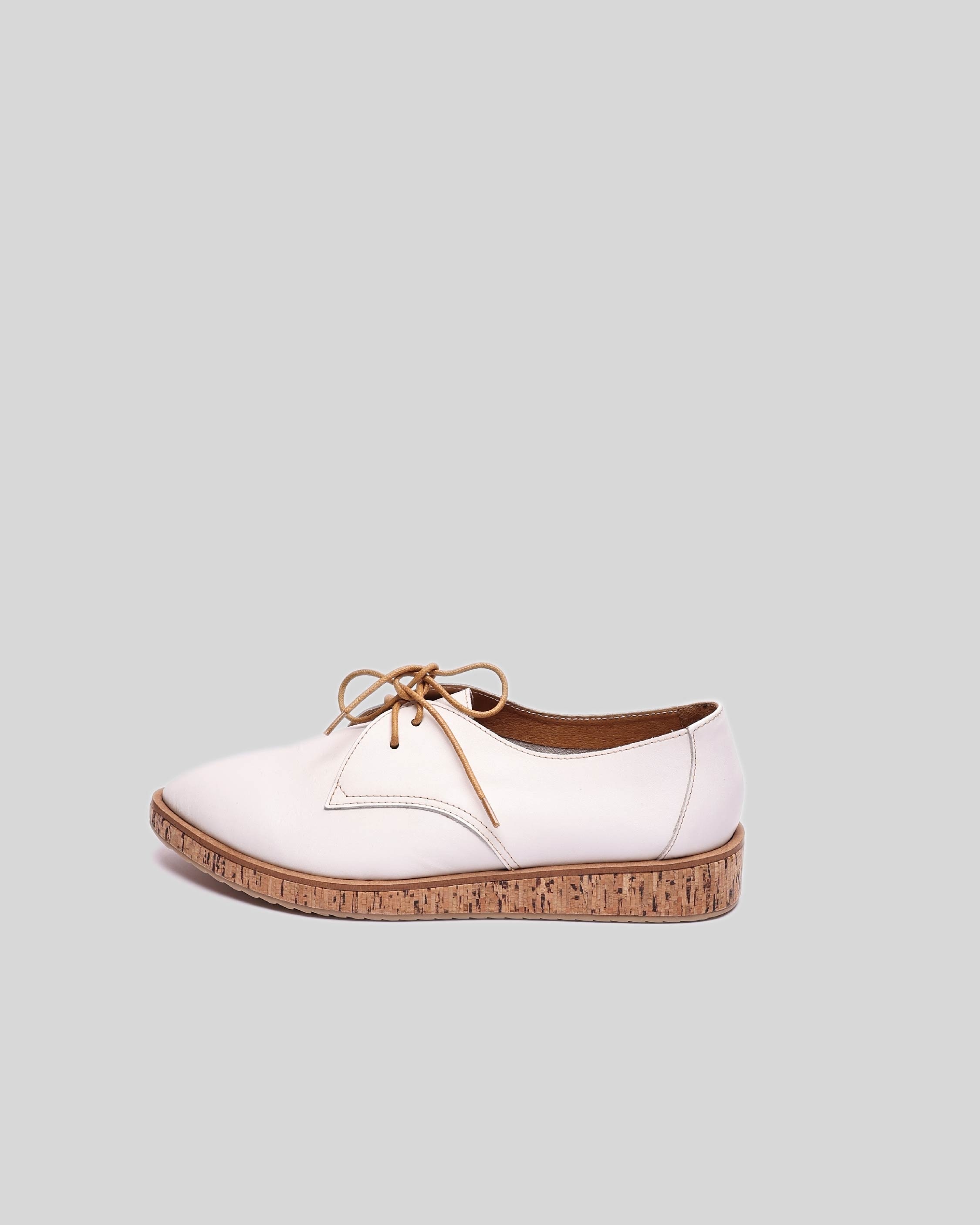 Pointy-toe derby  off-white