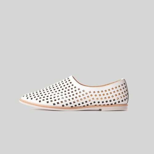 Pointy-toe slip-on 白色