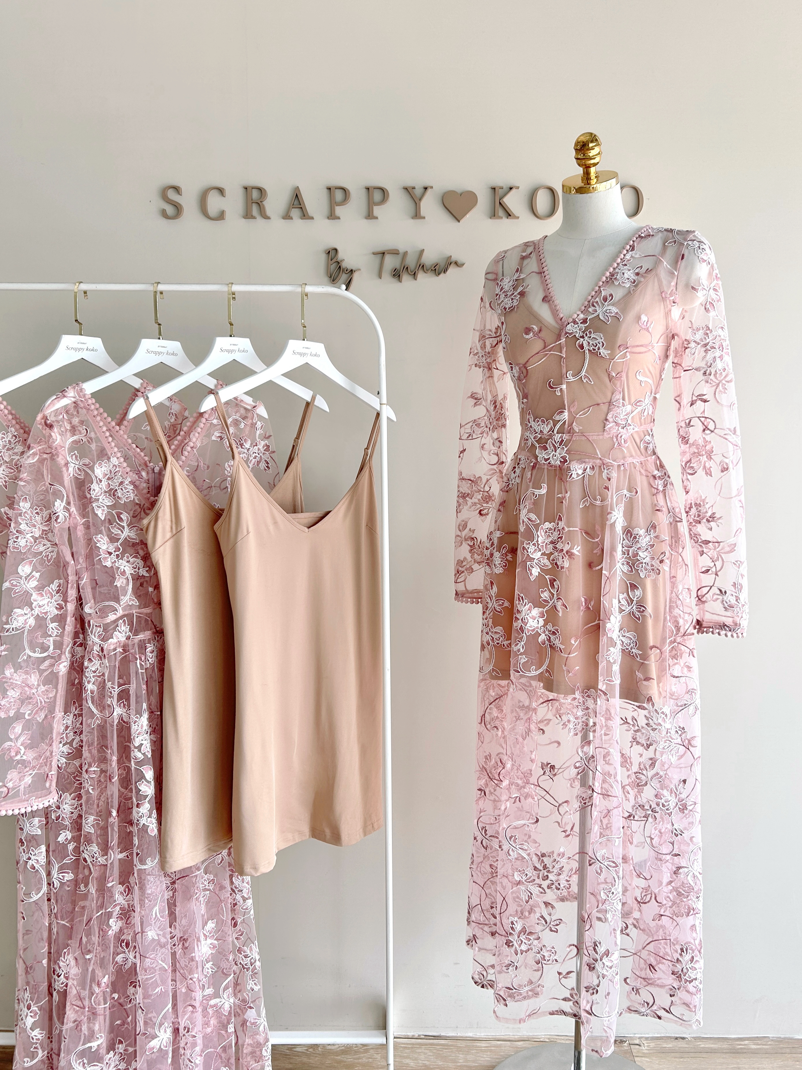 Foggy garden 霧境花園 刺繡蕾絲薄紗洋裝(含內搭)