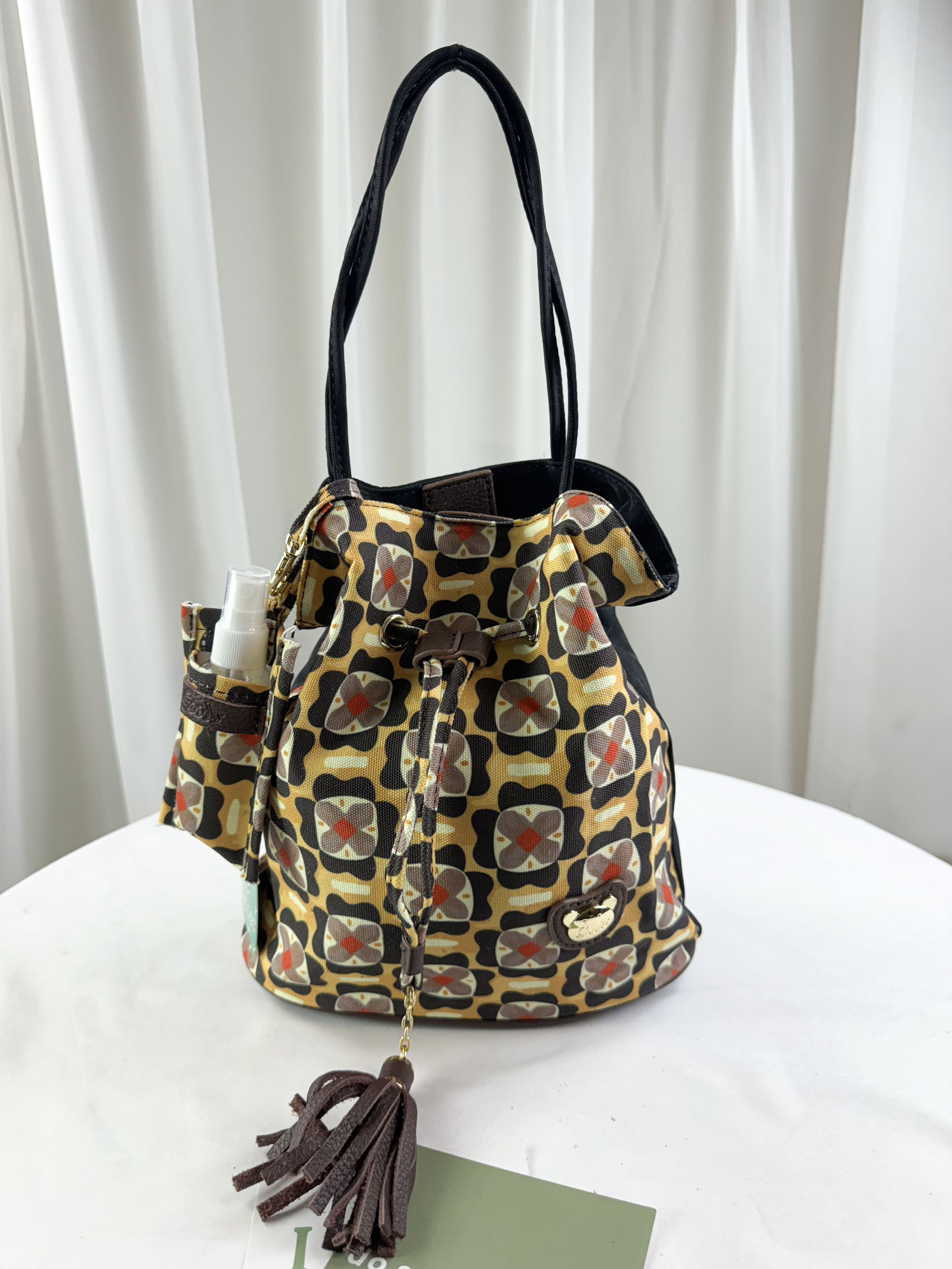 GOODS 黑黃花拼色手提包 / 側背包 附酒精保護套+酒精瓶 #2569