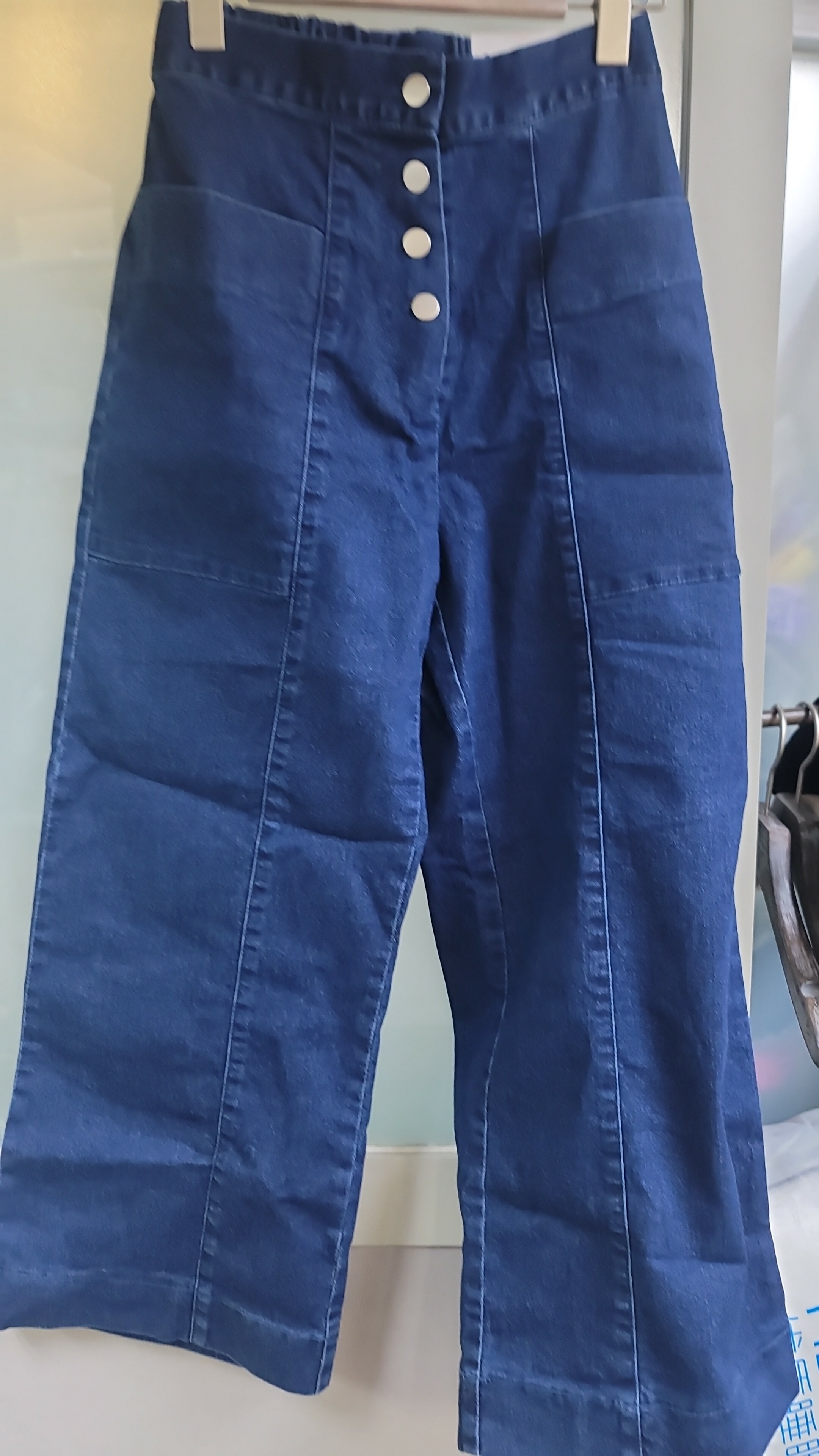 c715**