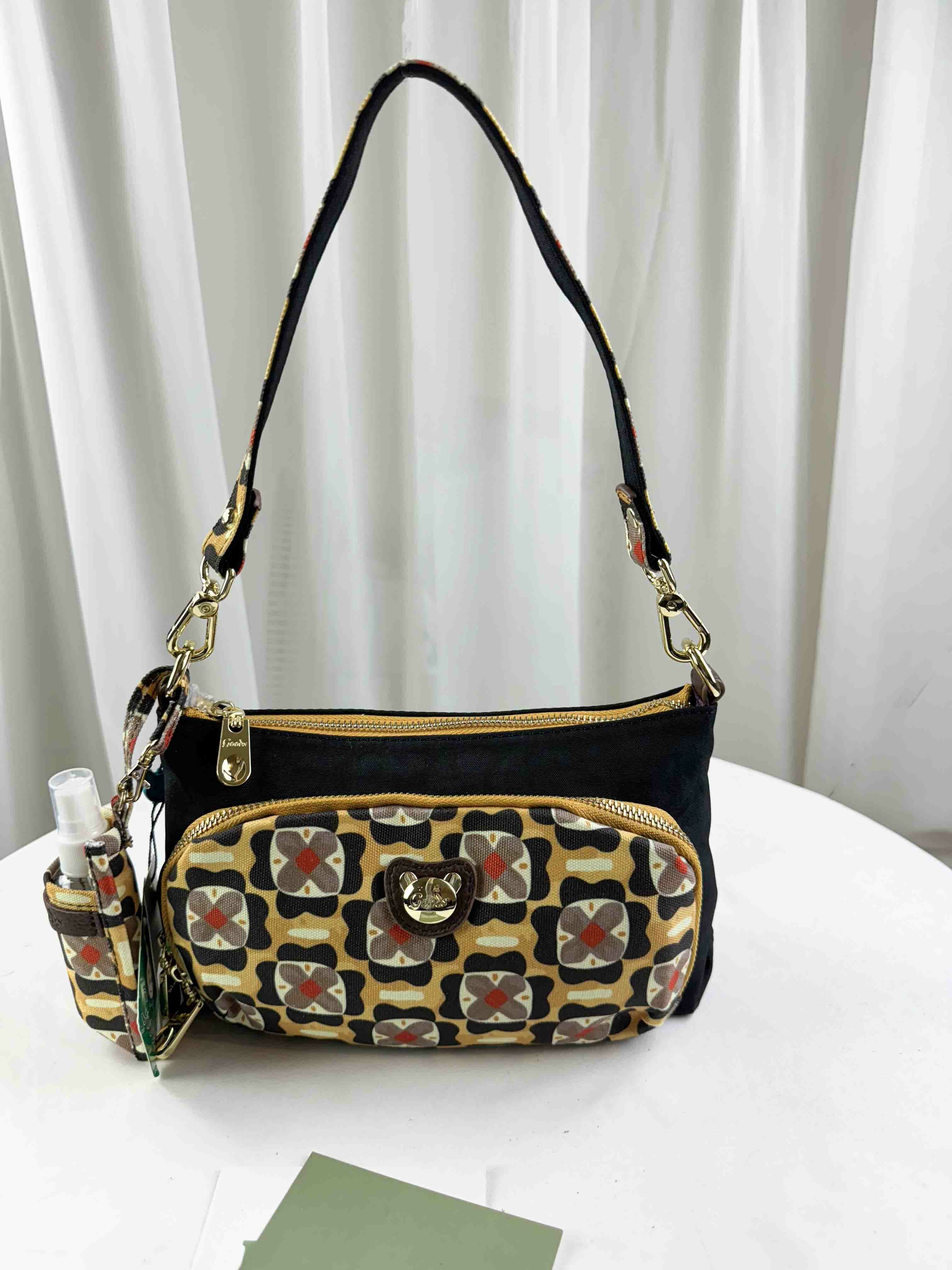 GOODS 黑黃花拼色肩背包 / 側背包 附酒精保護套+酒精瓶 #2813