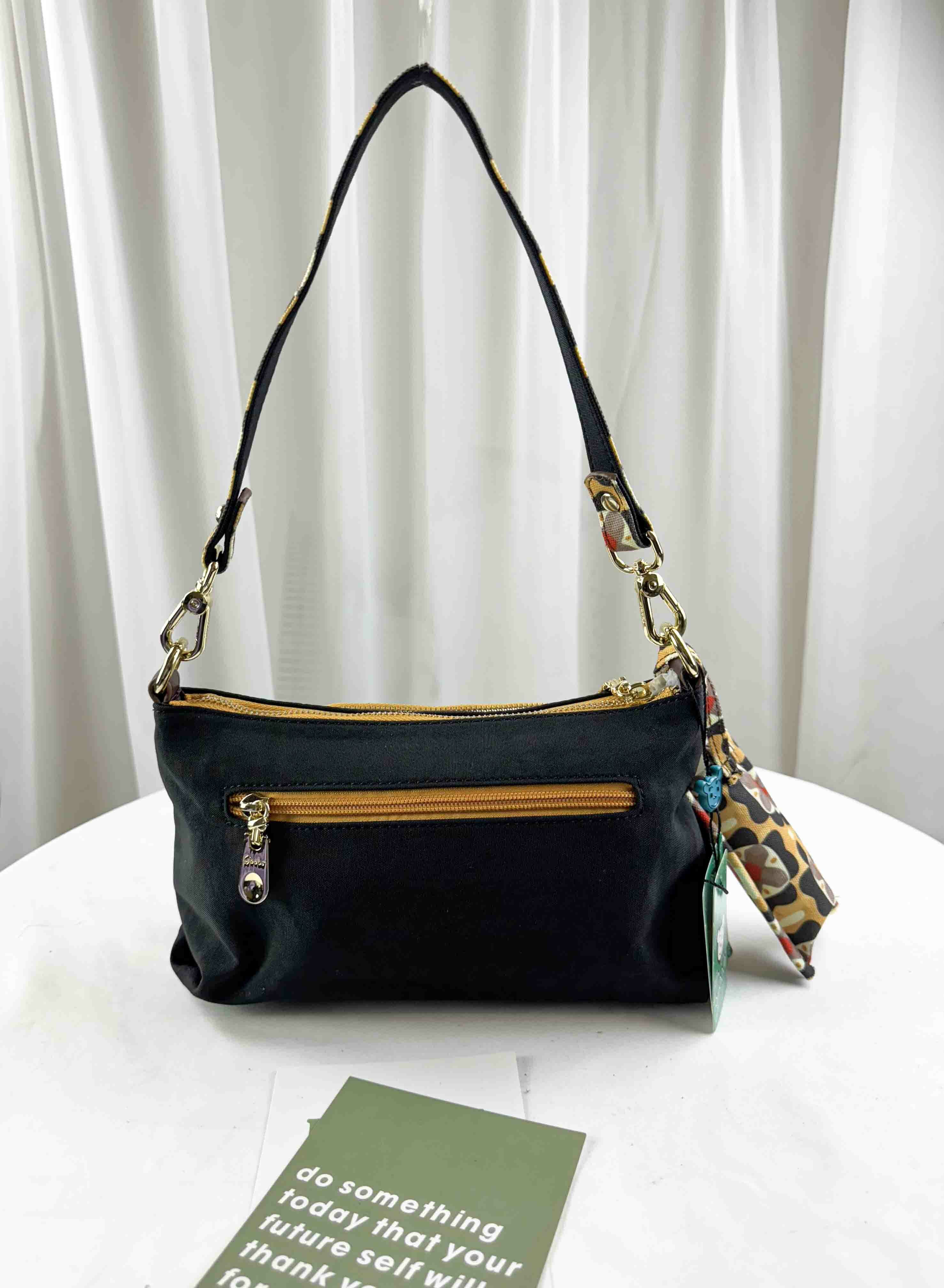 GOODS 黑黃花拼色肩背包 / 側背包 附酒精保護套+酒精瓶 #2813