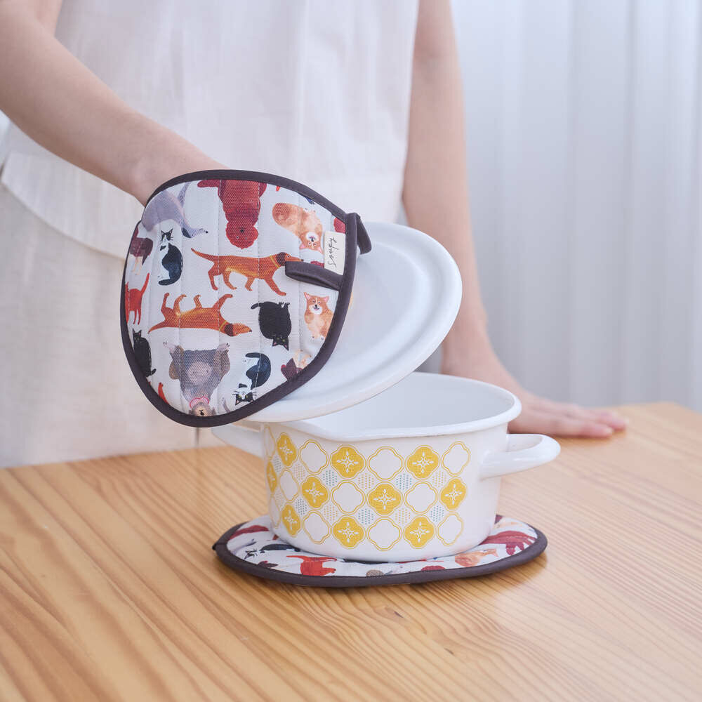 Egg-Shaped Quilted Potholder/Artists Collaboration Collection/inBlooom x Soupy Tang/Pets Party