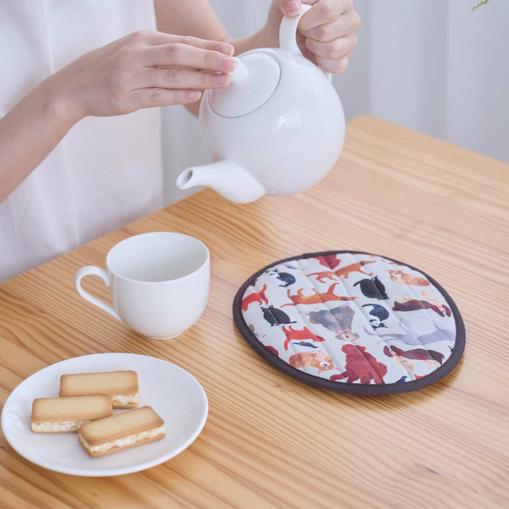 Egg-Shaped Quilted Potholder/Artists Collaboration Collection/inBlooom x Soupy Tang/Pets Party