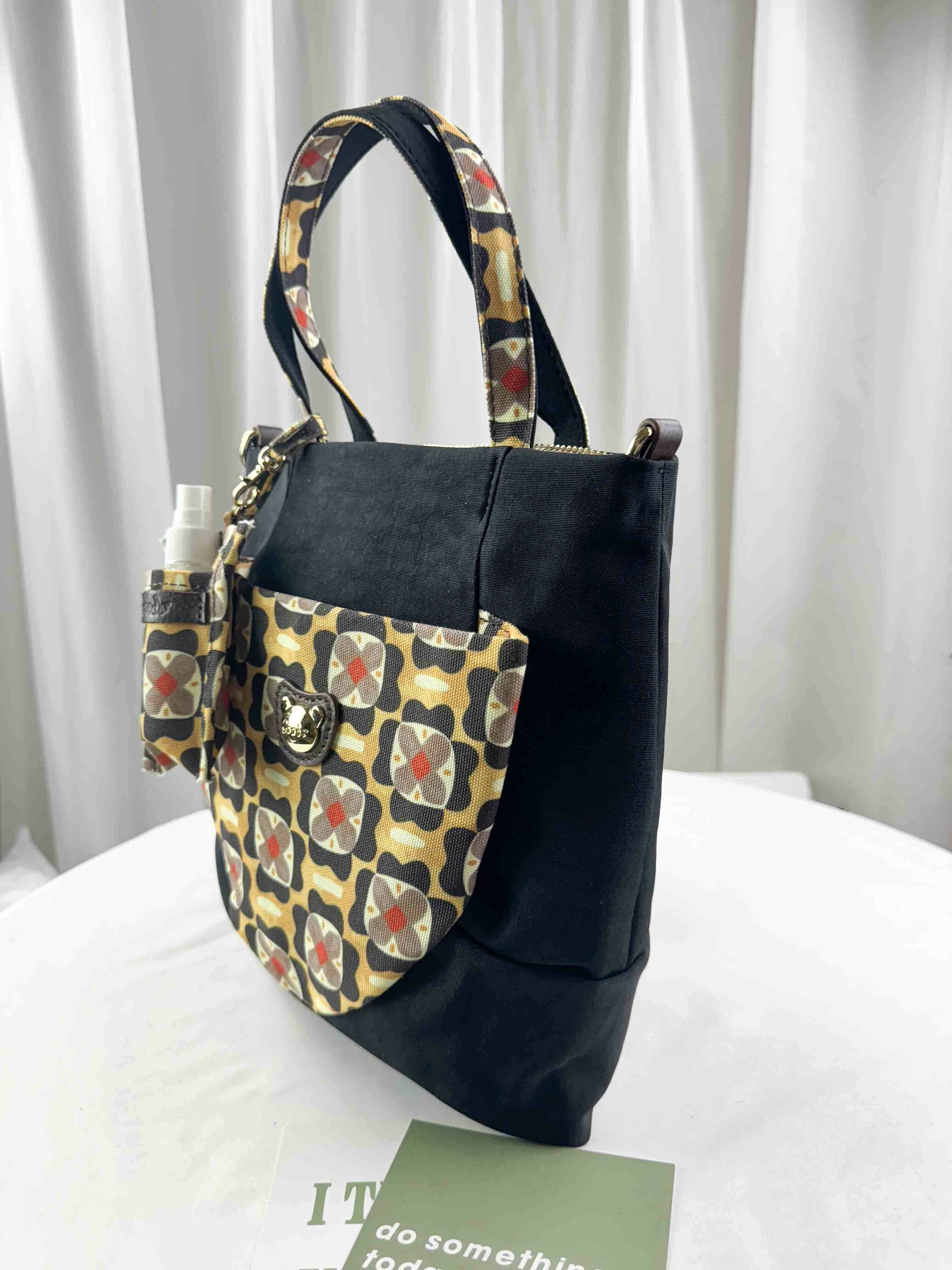 GOODS 黑黃花拼色手提包 / 側背包 附酒精保護套+酒精瓶 #2799