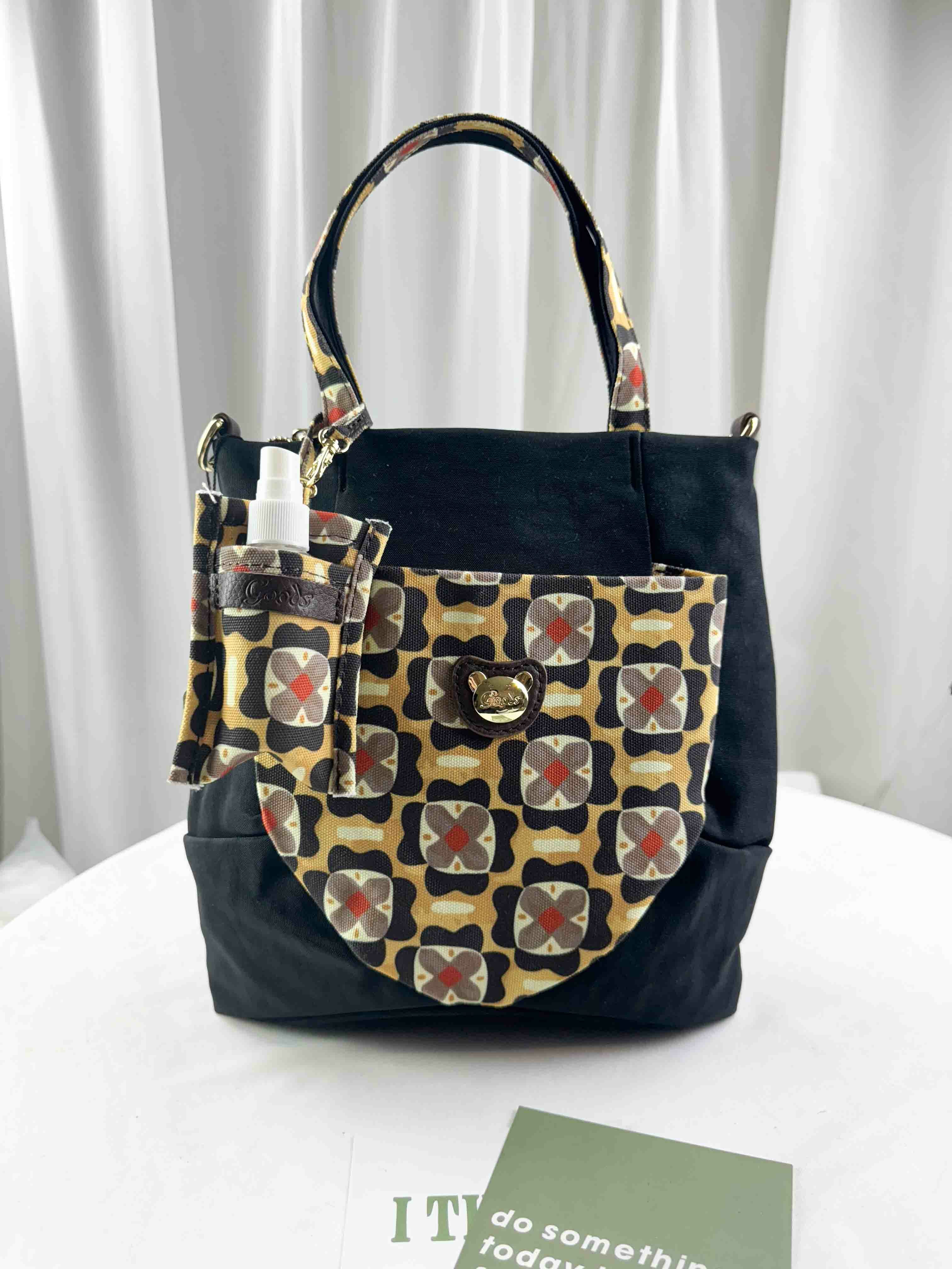 GOODS 黑黃花拼色手提包 / 側背包 附酒精保護套+酒精瓶 #2799