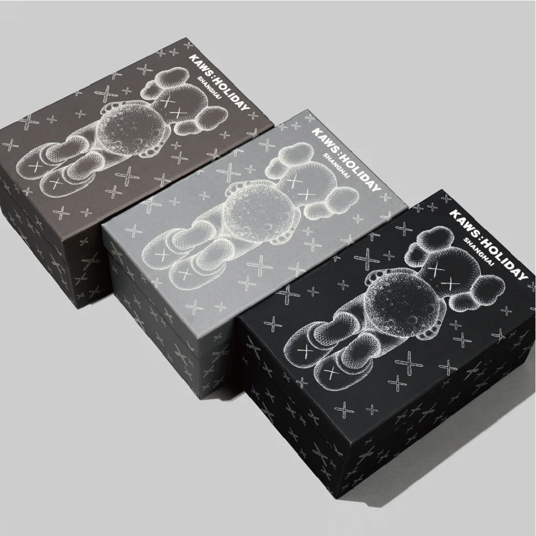 全球限定)限量Kaws夜光版模型上海限定