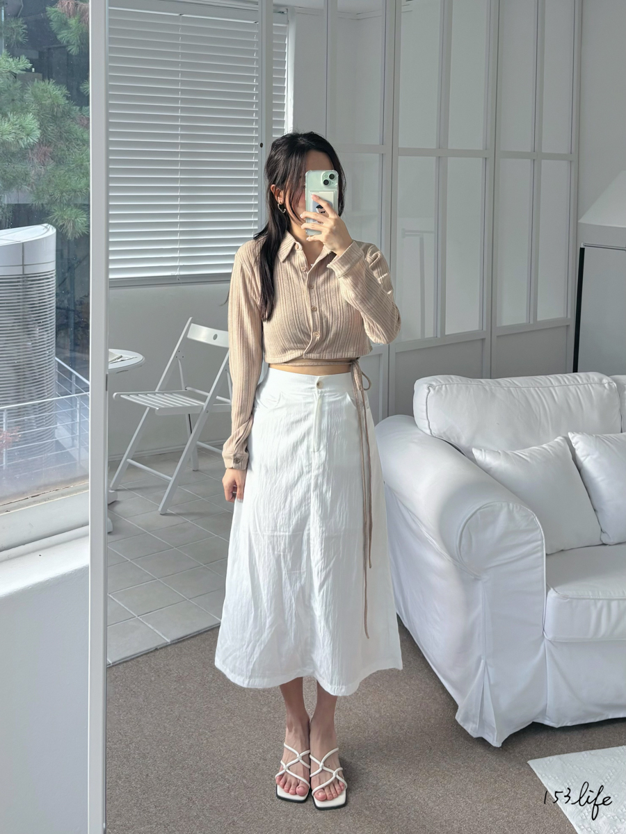 |現貨|🇰🇷休閒口袋鈕扣後鬆緊中裙(白.黑)