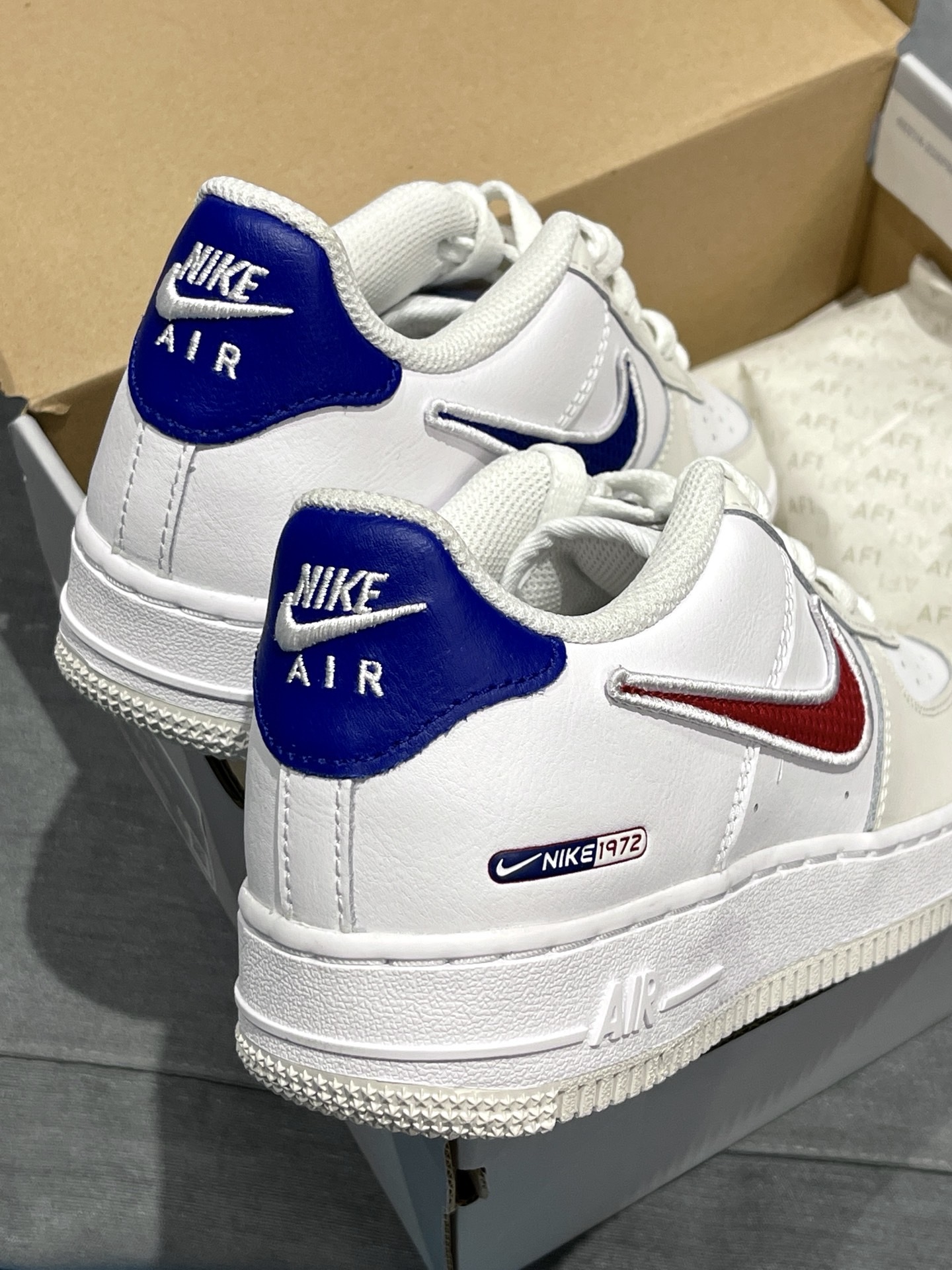 Nike Air Force 1 LV8 GS 鴛鴦 米白 紅 藍 HF5744-146