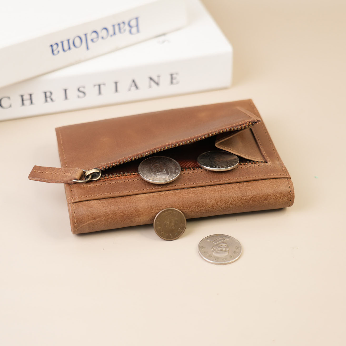 『新品上市』老爺有喜  真皮俐落三折扣式中長夾(075170lt)