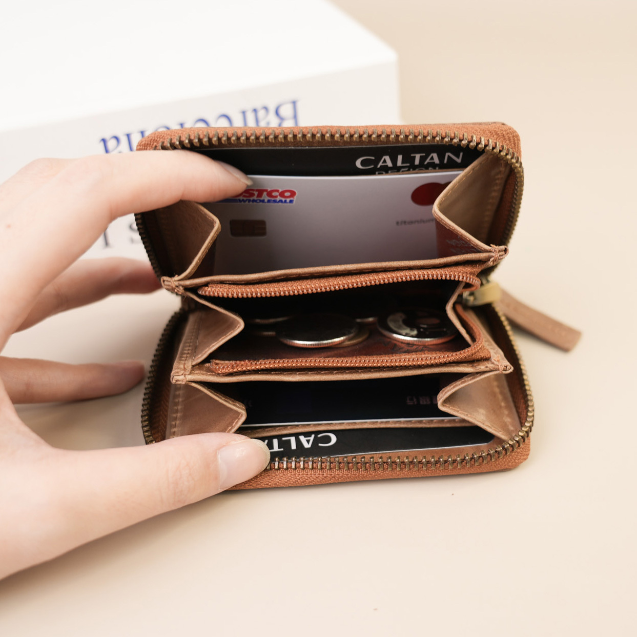 『新品上市』老爺有喜  真皮大容量全包式拉鍊中短夾(075165lt)