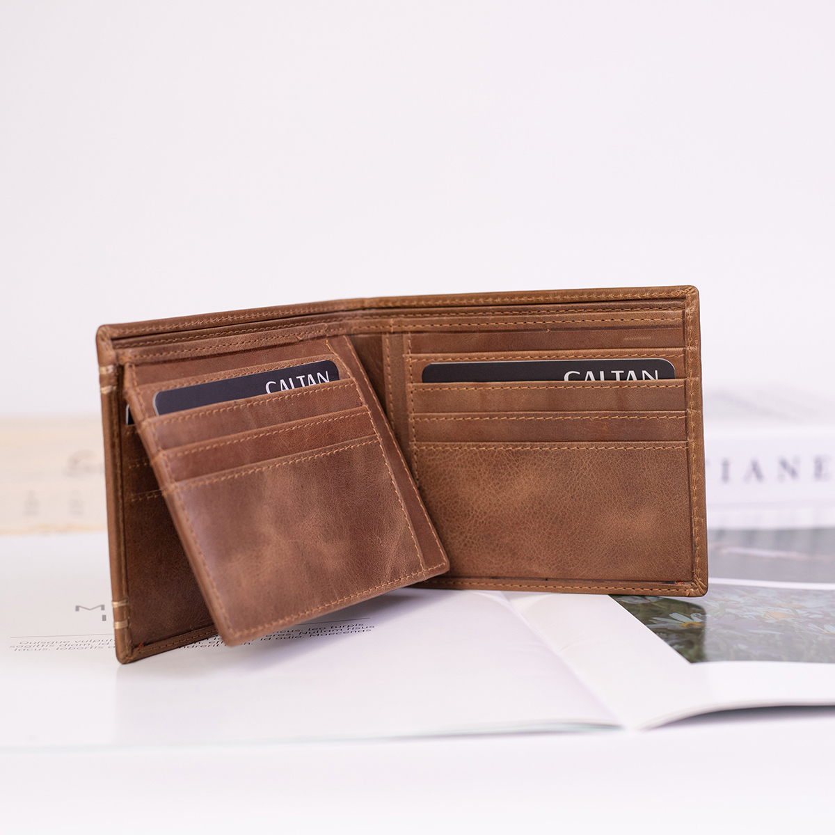 『新品上市』老爺有喜  男仕皮革縫線短夾(072986lt)