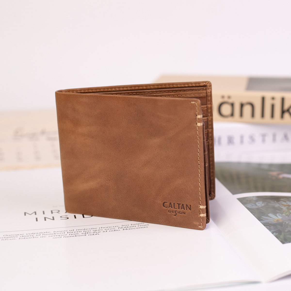 『新品上市』老爺有喜  男仕皮革縫線短夾(072986lt)