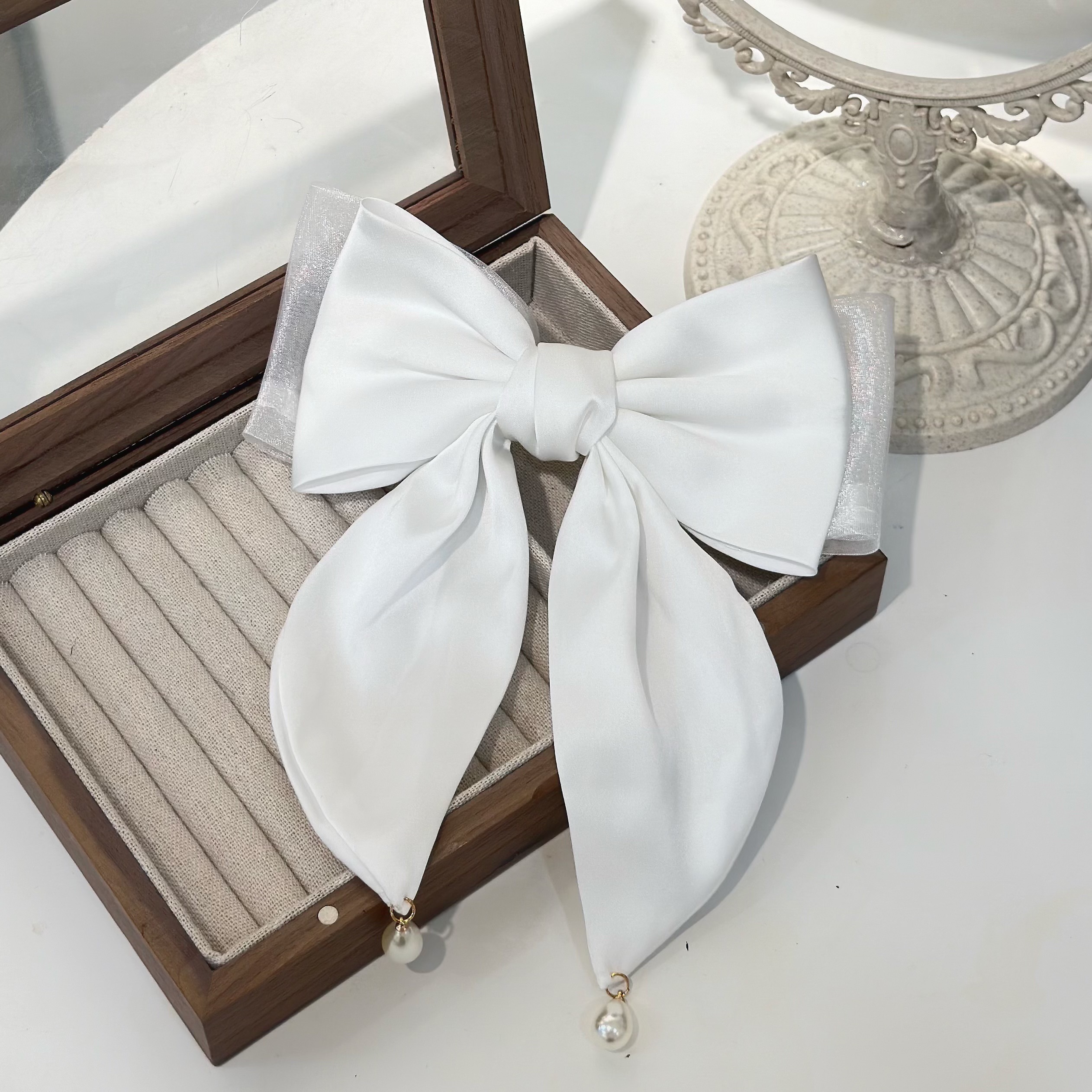 G26垂墜珍珠蝴蝶結