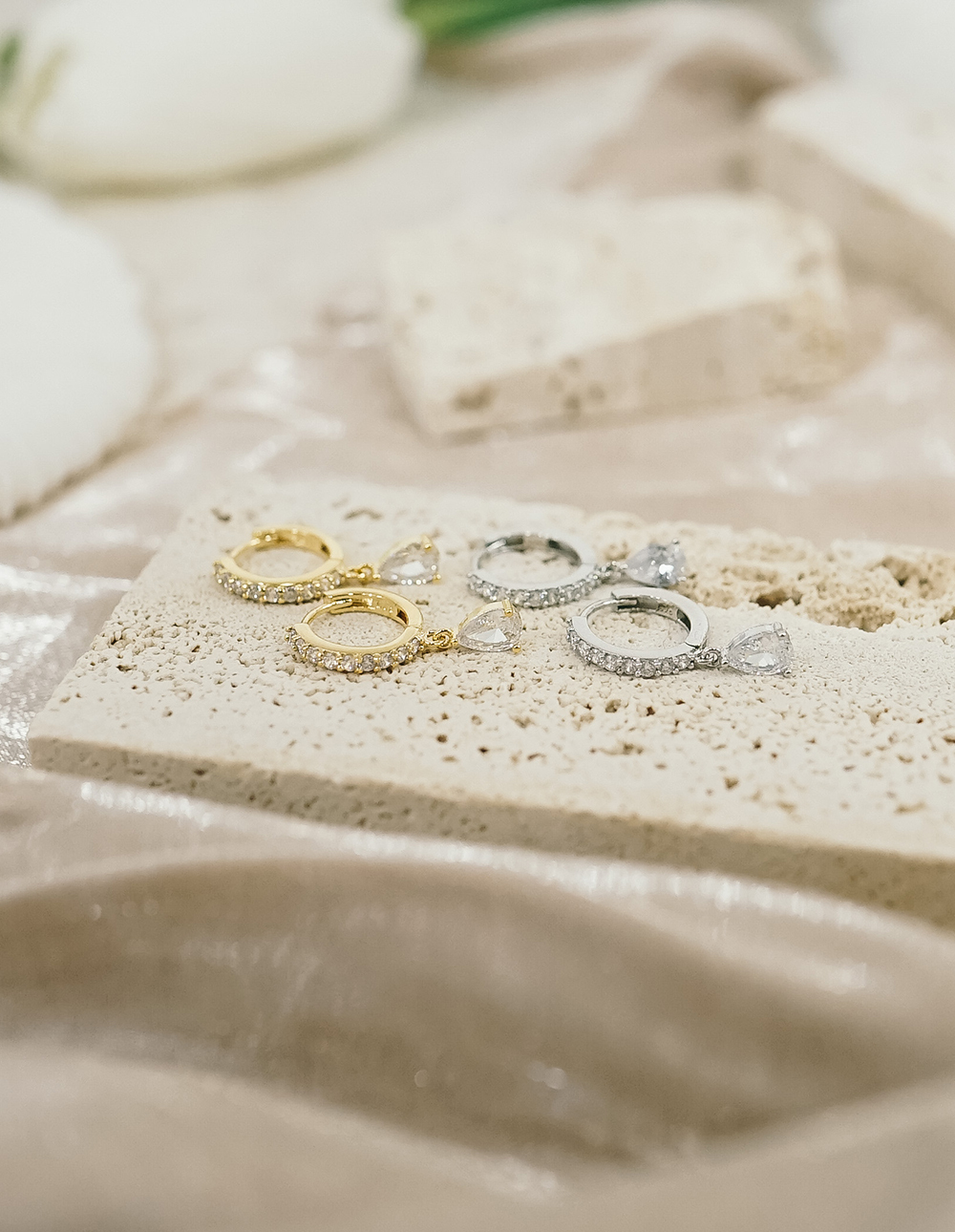 925 純銀圈圈排鑽水滴耳環✦銀