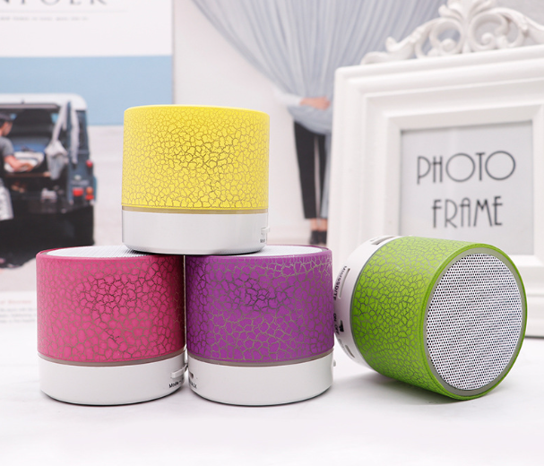 亮灯便携扩音器 mini bluetooth speaker