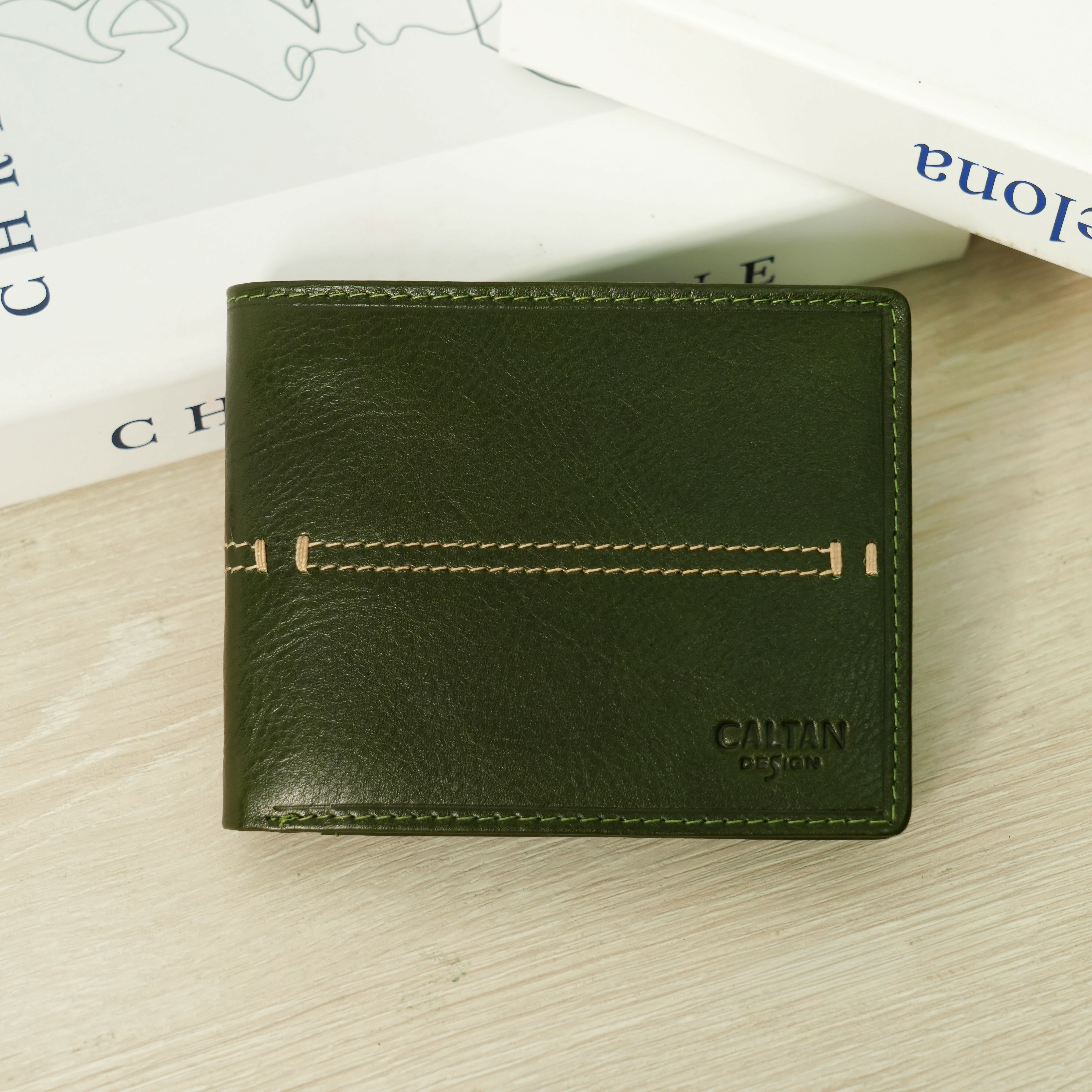 『新品上市』老爺有喜  帥氣皮革縫線短夾(071769cd)