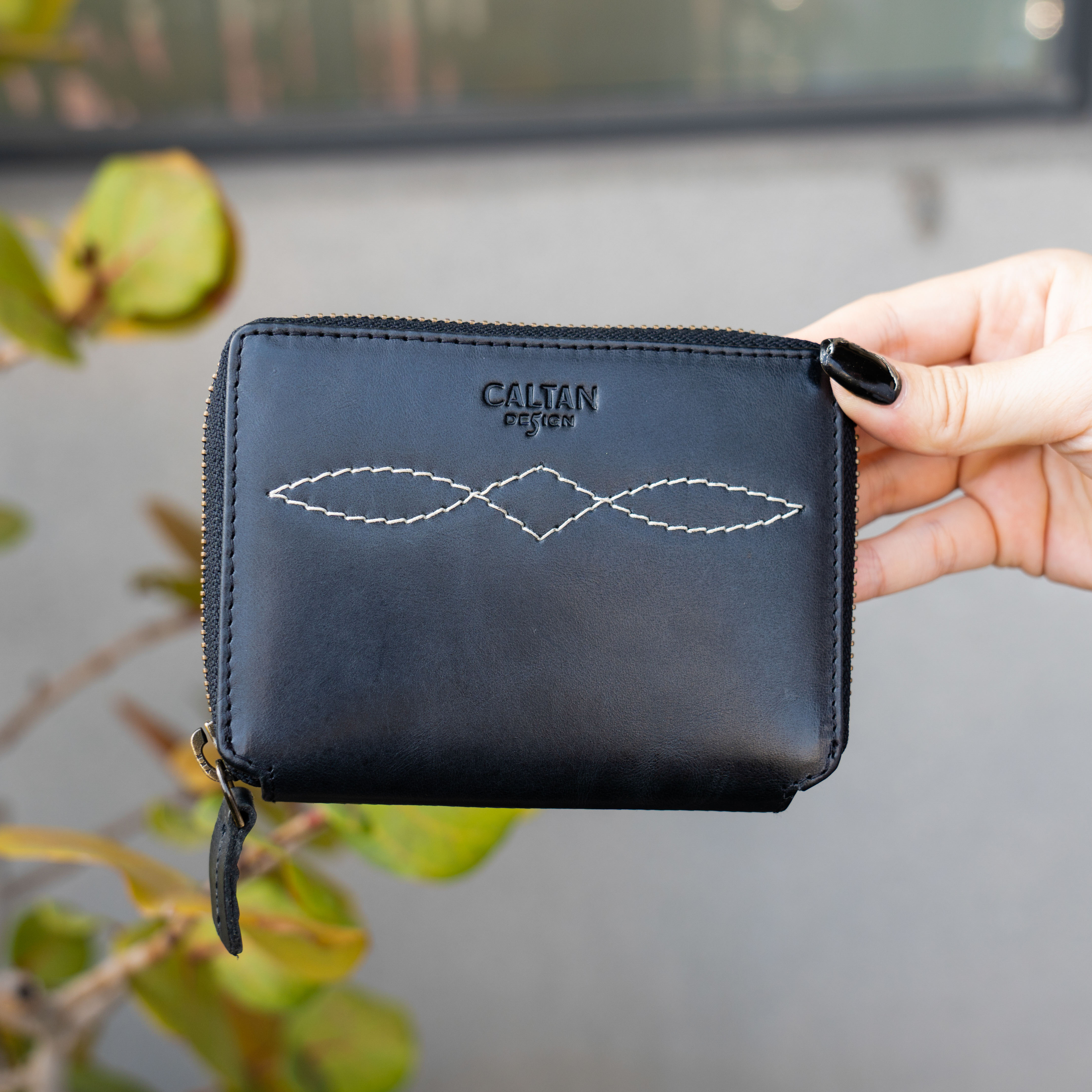 『新品上市』老爺有喜  菱紋縫線包覆式真皮短夾(071314bk)