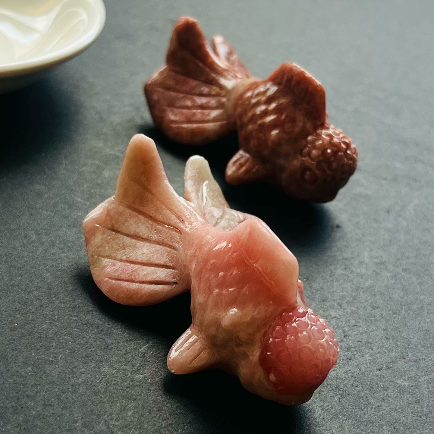 [原石] 粉澳寶、異性石 金魚（寓意：金玉滿堂）水晶擺件