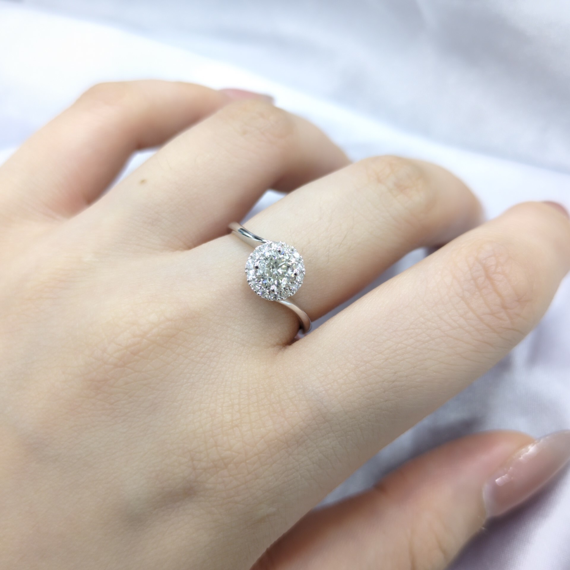 18K White Gold 0.65ct Diamond Ring