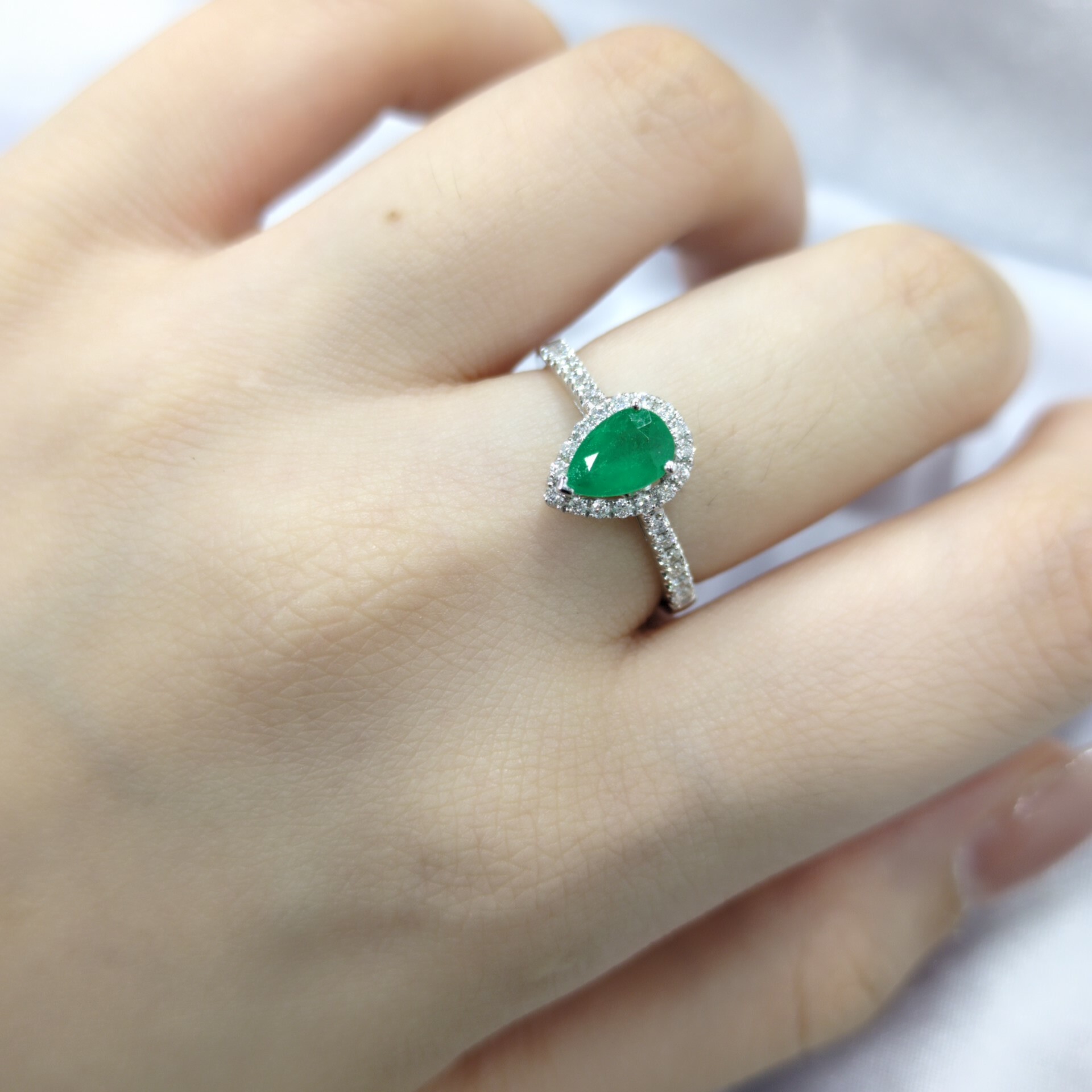 18K White Gold 0.56ct Emerald and Diamond Ring
