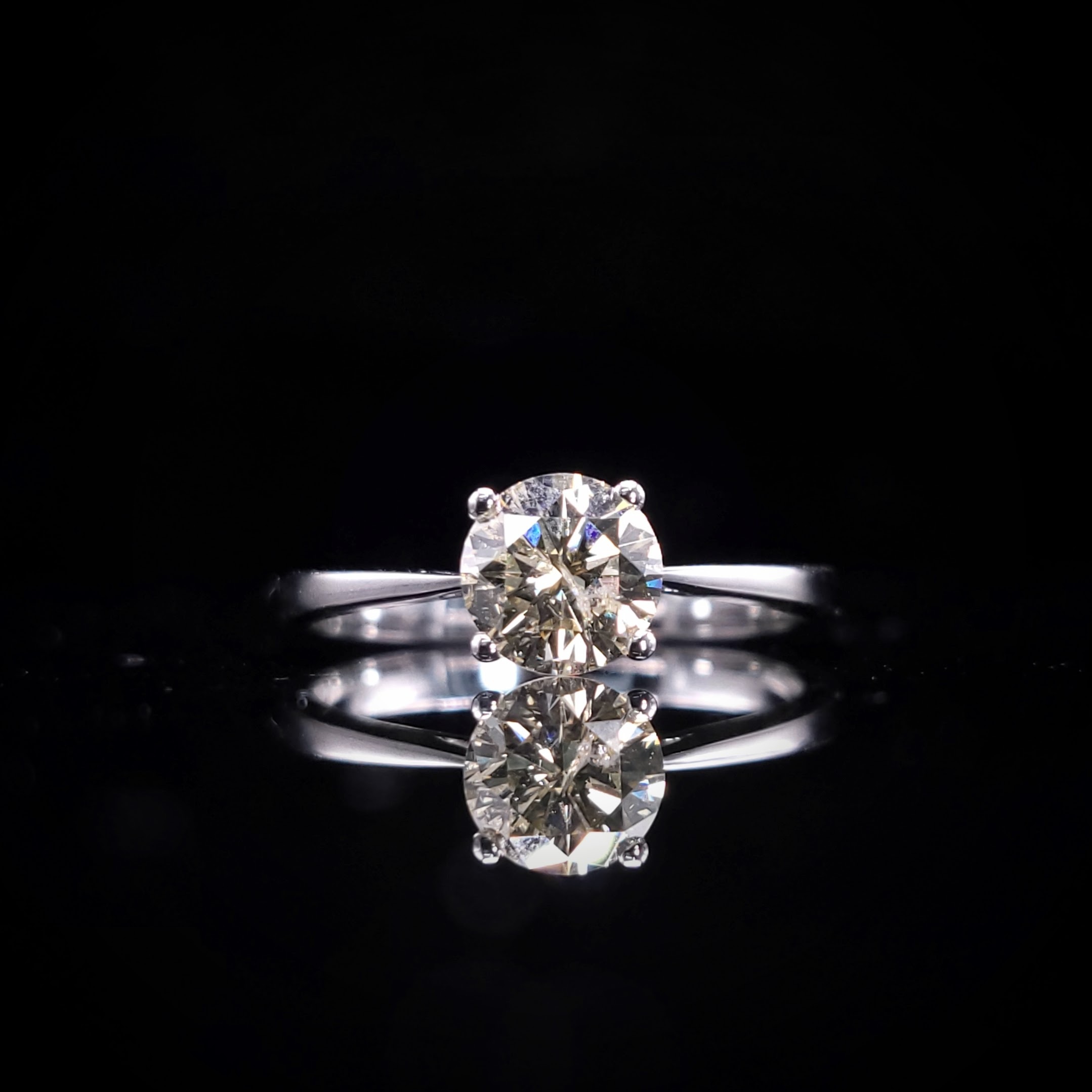 18K White Gold 0.79ct Diamond Ring
