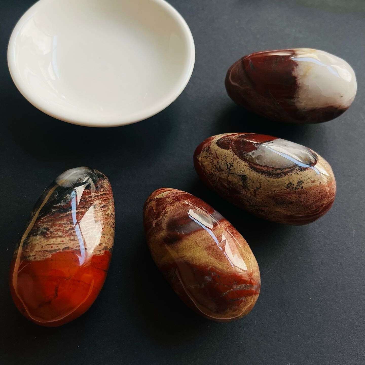 [原石] 紅碧玉 / 花紅瑪瑙 蛋