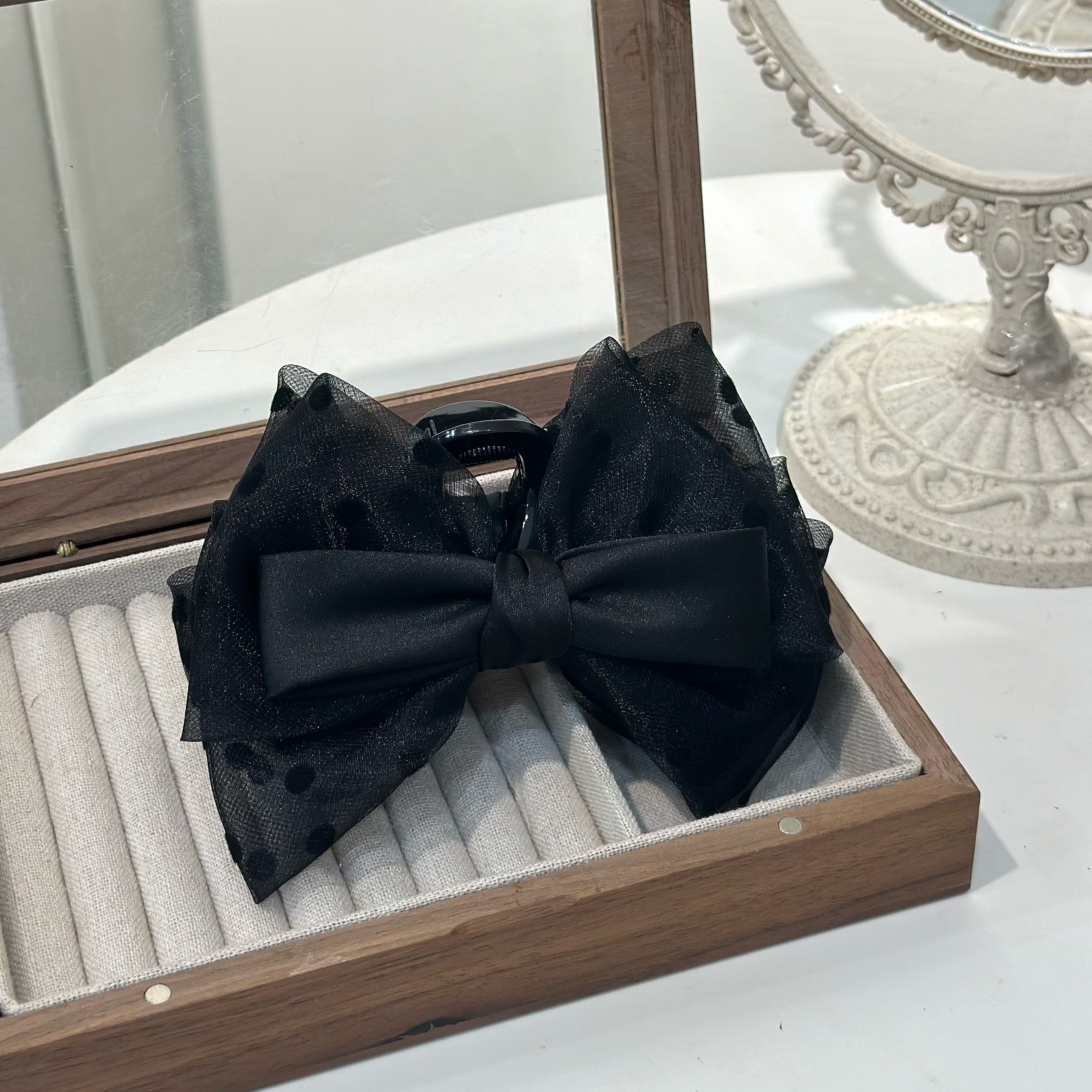 J36網紗圓點蝴蝶結鯊魚夾