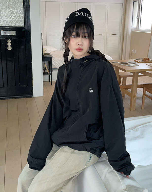 預訂｜MUAHMUAH LOGO PLACKET WINDBREAKER JACKET
