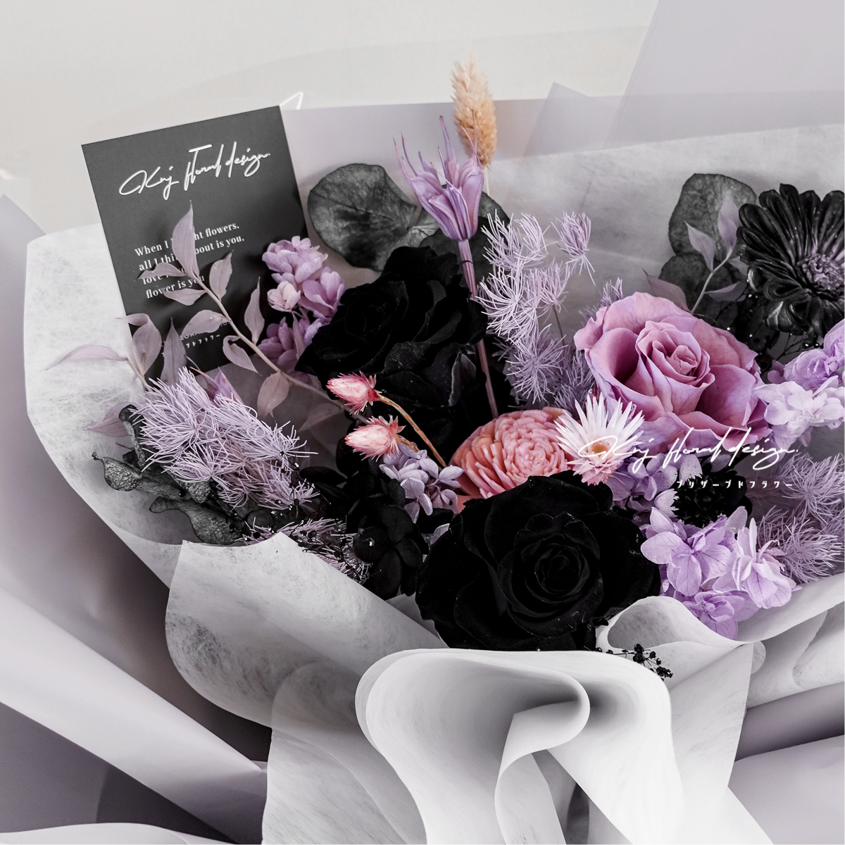 黑紫色．三朵永生玫瑰花束