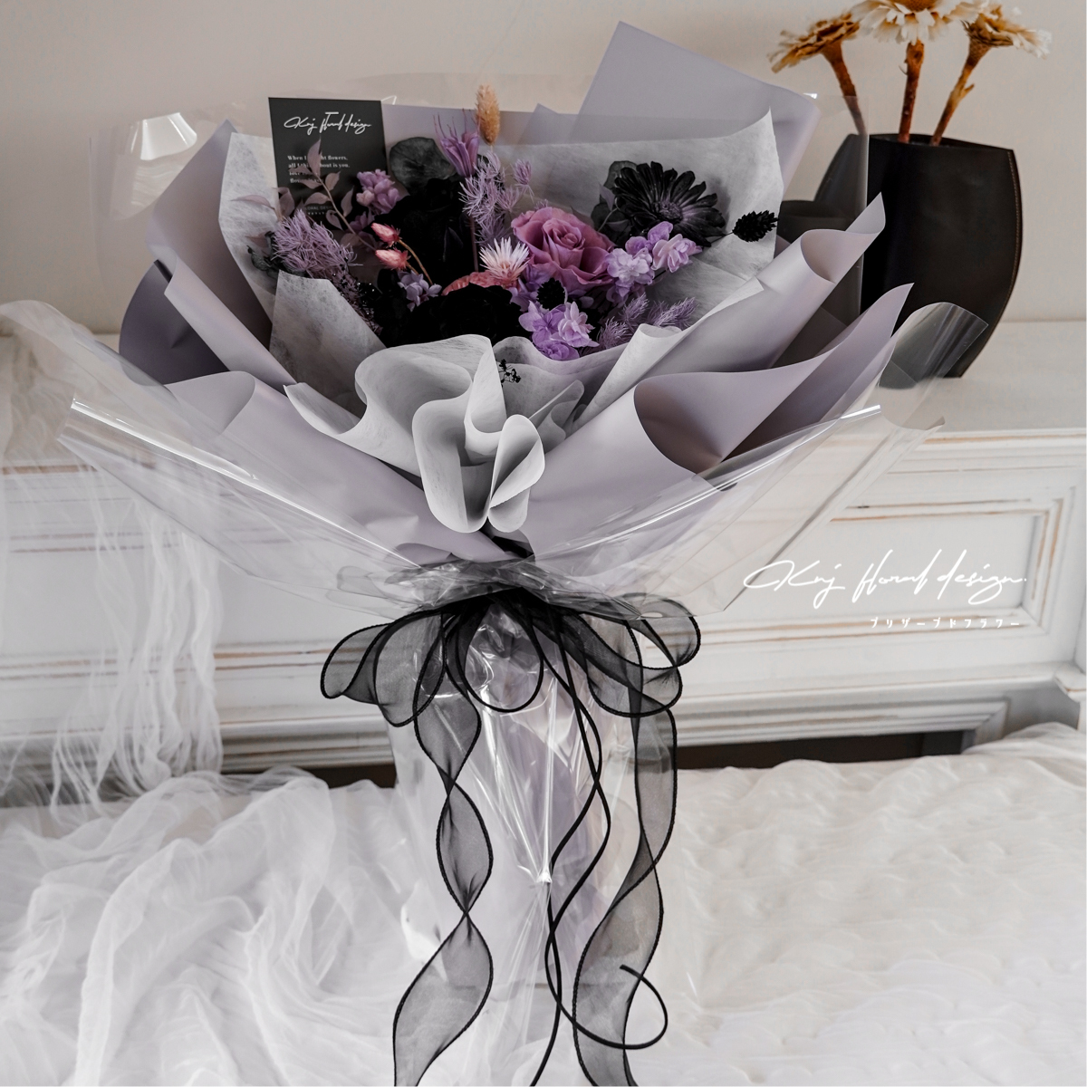 黑紫色．三朵永生玫瑰花束