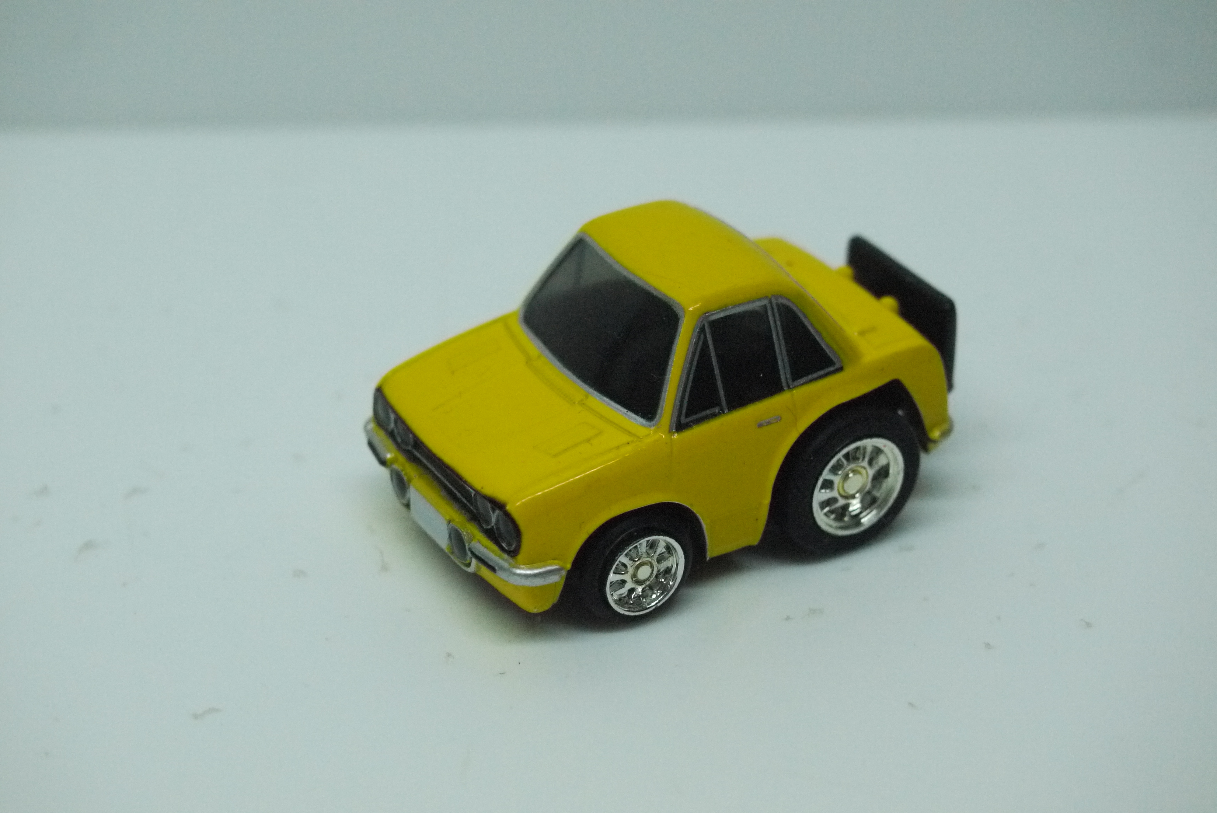 Choro Q Chinikko Isuzu Bellett 1600 GTR Yellow