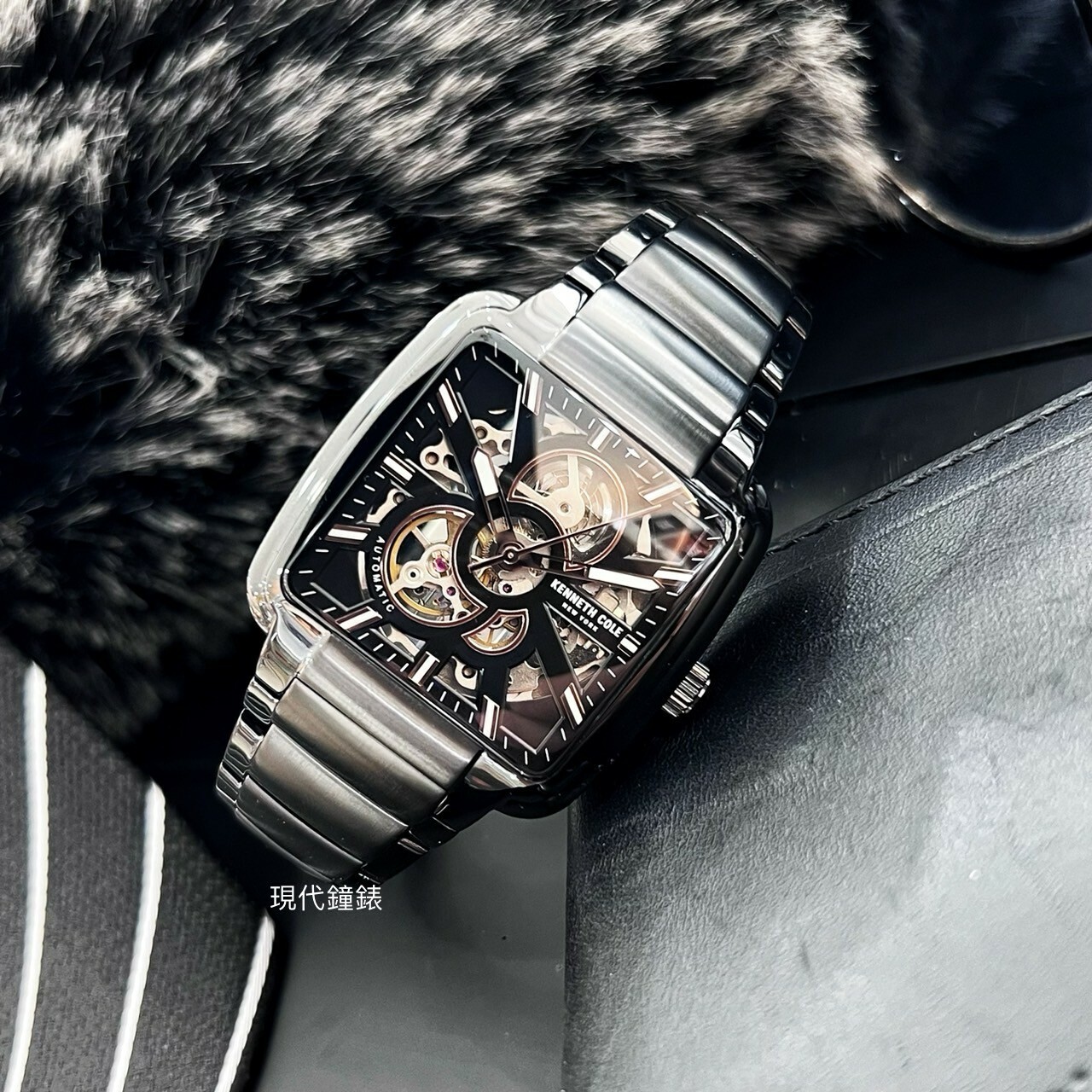 【KENNETH COLE】酷黑方形透視機芯機械錶 KCWGY0046503 40mm 現代鐘錶